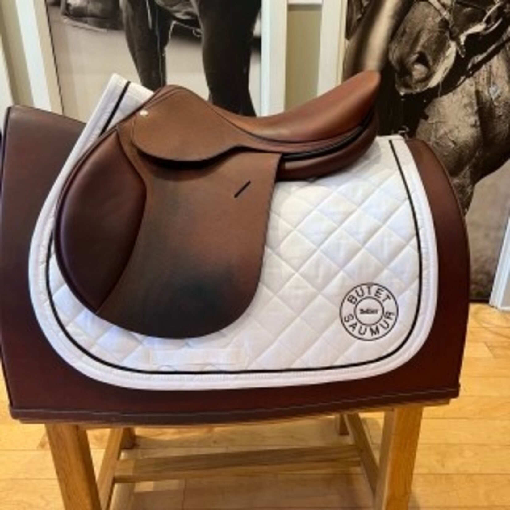 Butet #20 16596 Consigned Butet Jumping Grained, Standard Non-Integrated Panels, 17" M (Deep), 2 Flap, Standard Front & Rear Blocks, Gold, WIDE tree, includes cover