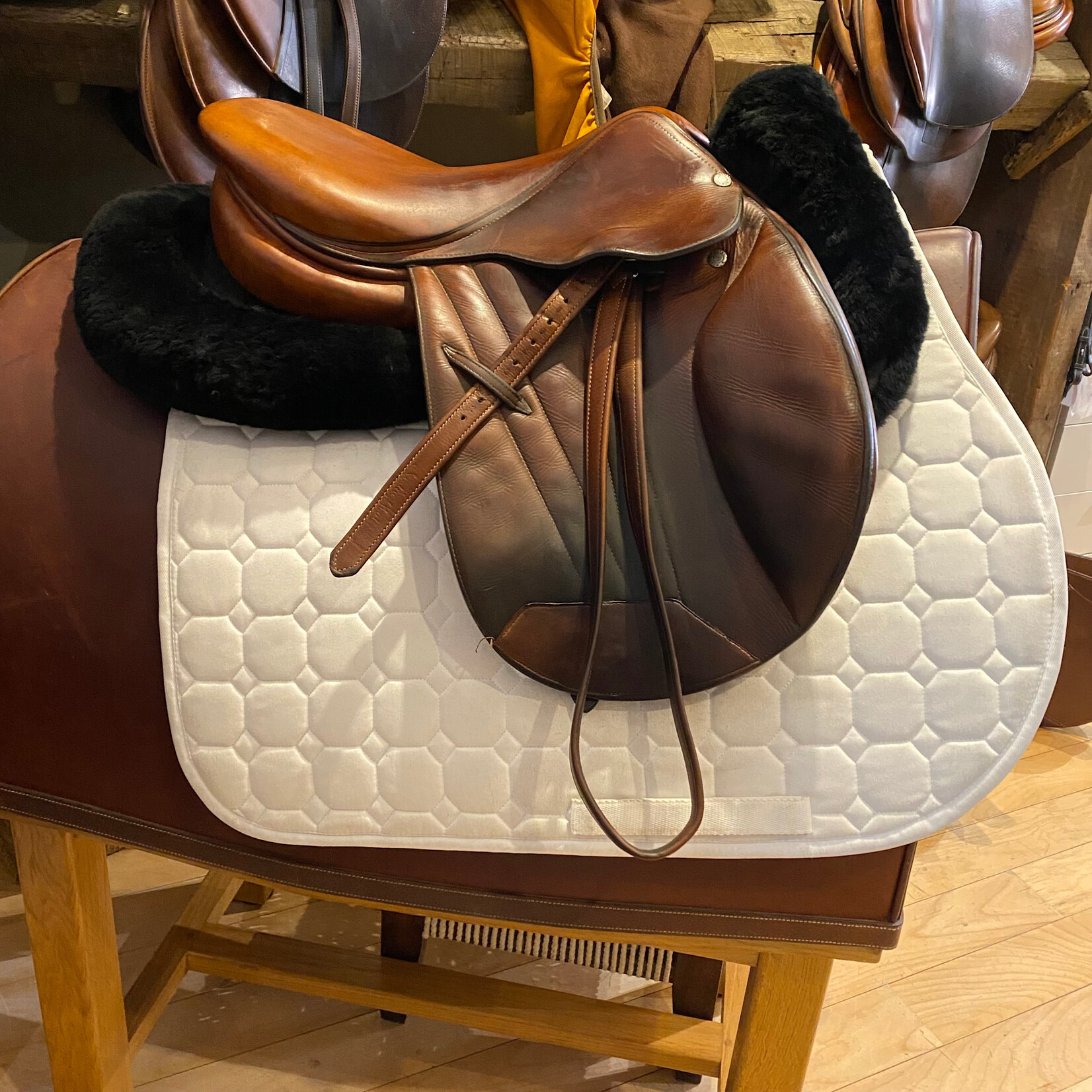 Butet #15 362 Consigned Butet Jumping Saddle,  Integrated Premium, 16" P (Flat Seat), 1 Flap, STD TREE, BDFG Panels, Gold, includes Butet cover