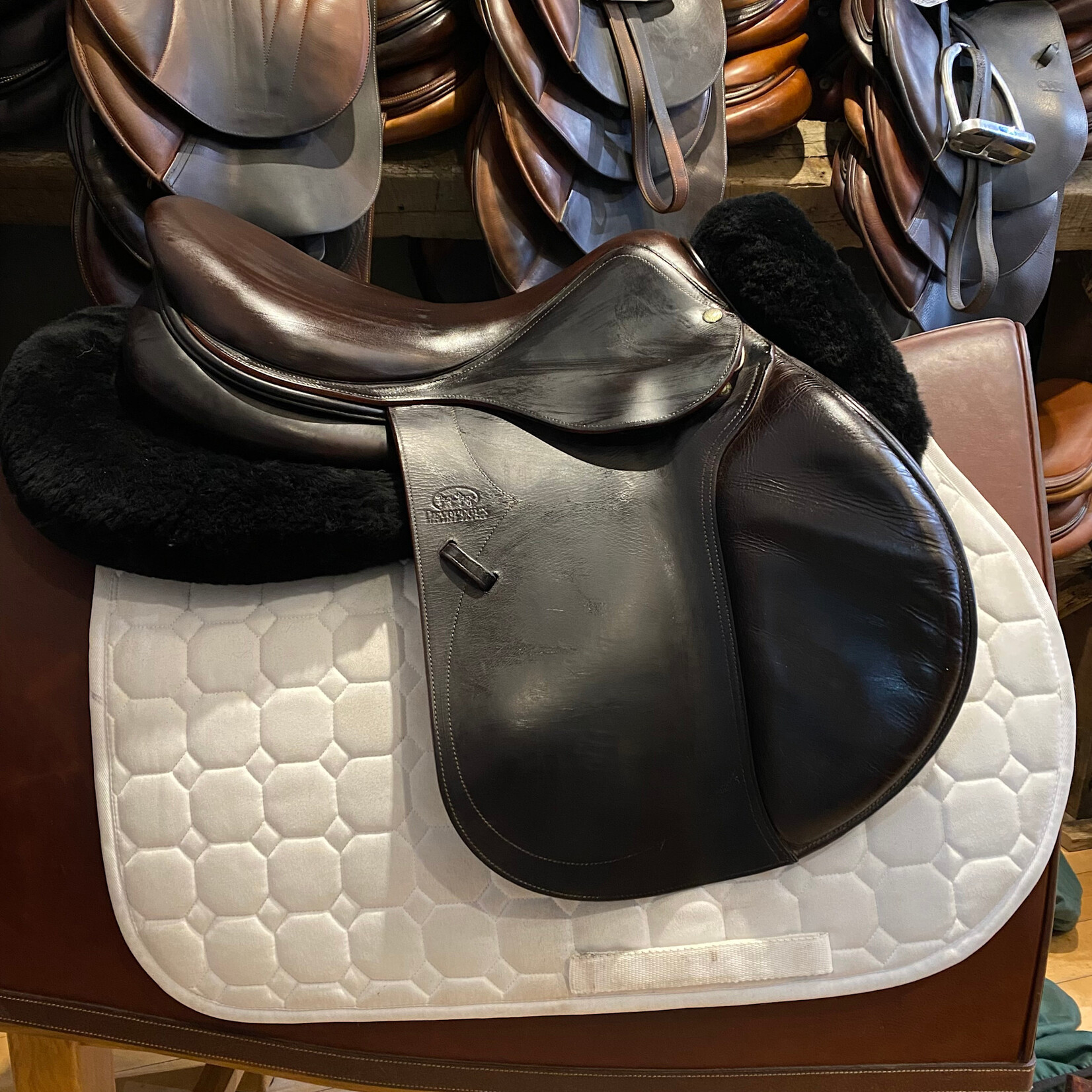 Devoucoux #1289 13 Consigned Devoucoux Biarritz, 17.5”,  3AA Flap (Forward) , D3D Panel, Std Tree, 3PC D3D panels, includes Devoucoux cover