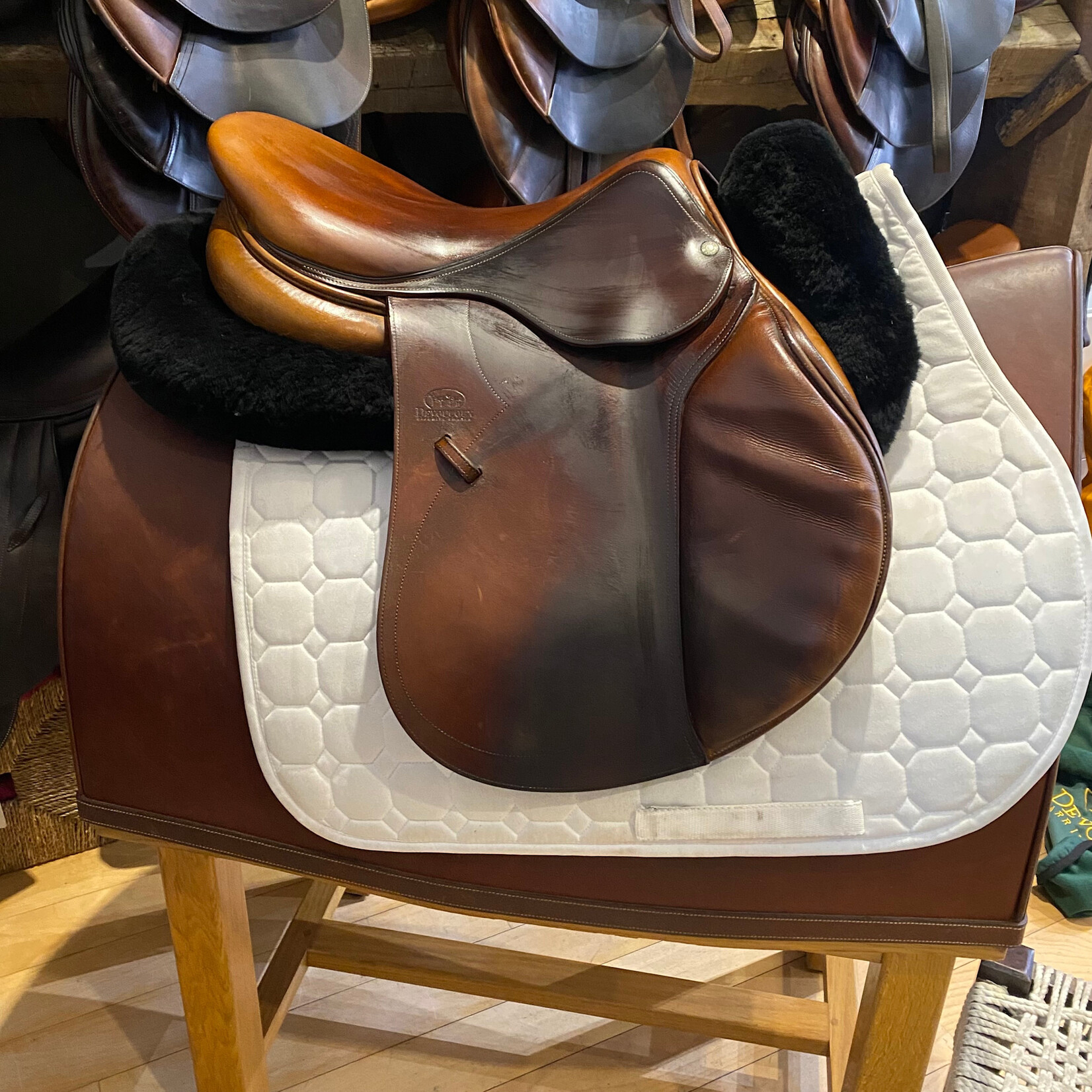 Devoucoux #3008 13 Consigned Devoucoux Socoa Jumping Saddle , 17.5" seat,  4AAR Flap (extra long/extra forward), 3PC & D3D Panels, Normal Tree, Includes Devoucoux Cover