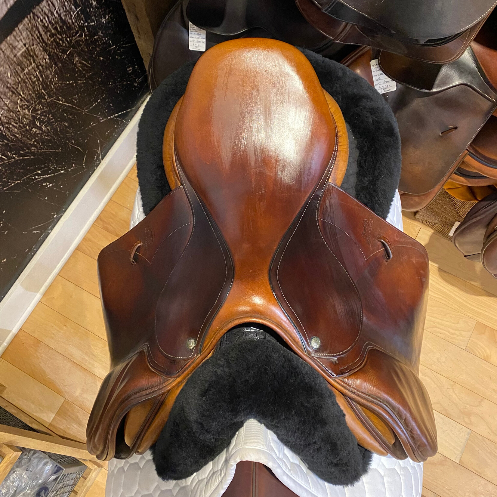 Devoucoux #3008 13 Consigned Devoucoux Socoa Jumping Saddle , 17.5" seat,  4AAR Flap (extra long/extra forward), 3PC & D3D Panels, Normal Tree, Includes Devoucoux Cover
