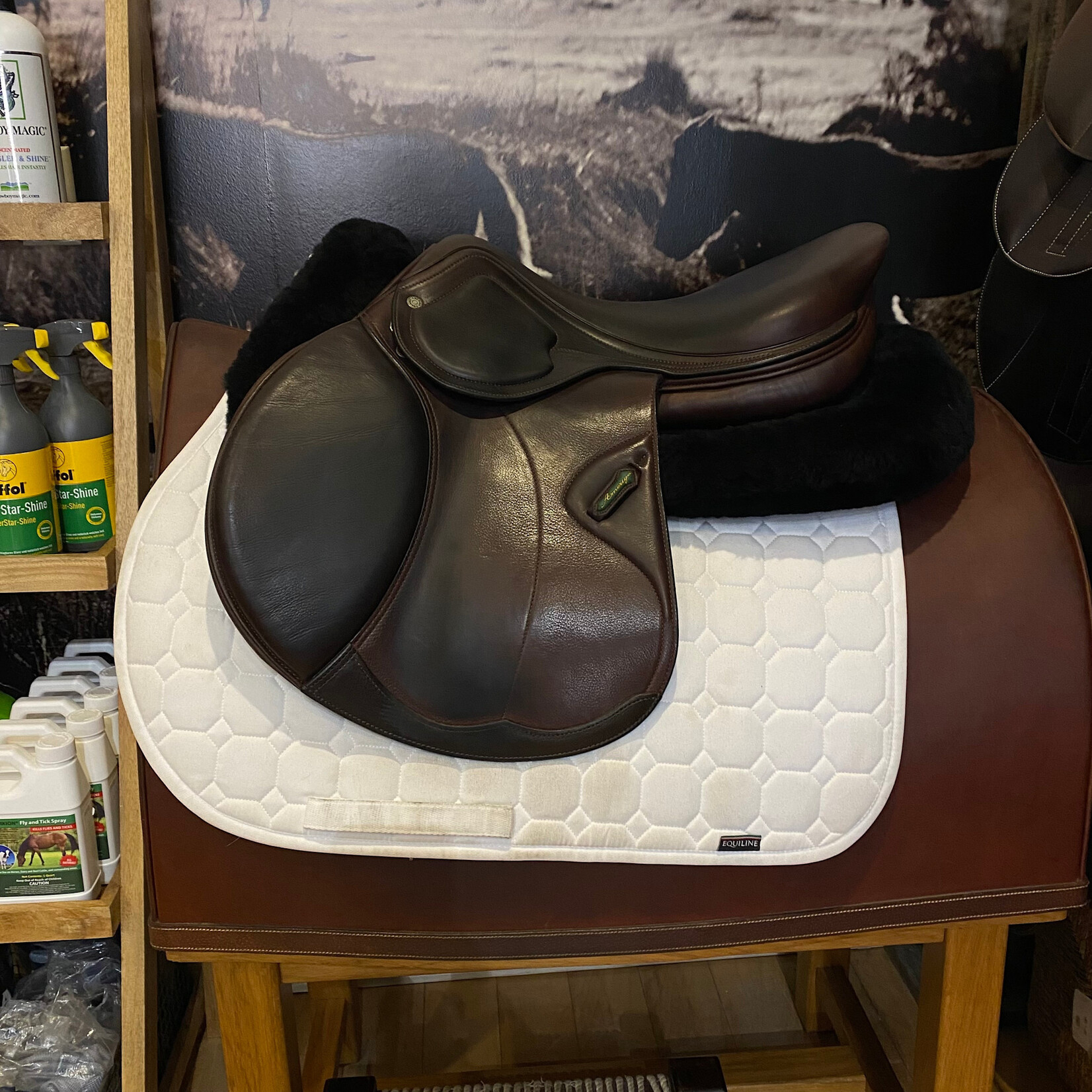 Amerigo #18L071970922 Consigned Amerigo DJ Largo Jump Saddle, 2022, 18" L (Long) Flap Length, +1 Tree (Medium/Wide), Wool Flocked (4), LHI  includes Amerigo Cover cover