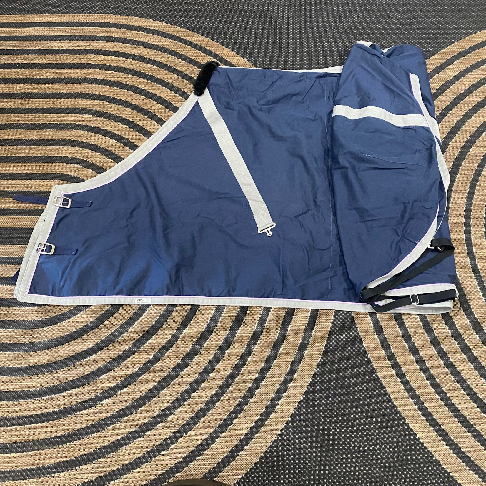 Equitex Custom Equitex Day Sheet Twill, features include, faux beaver fur at the withers, two high bias surcingles, taffeta lined, double-faced shoulders, with detachable elastic leg straps - Captain Navy base w/ lavender pipping & cadet grey trim, size 82