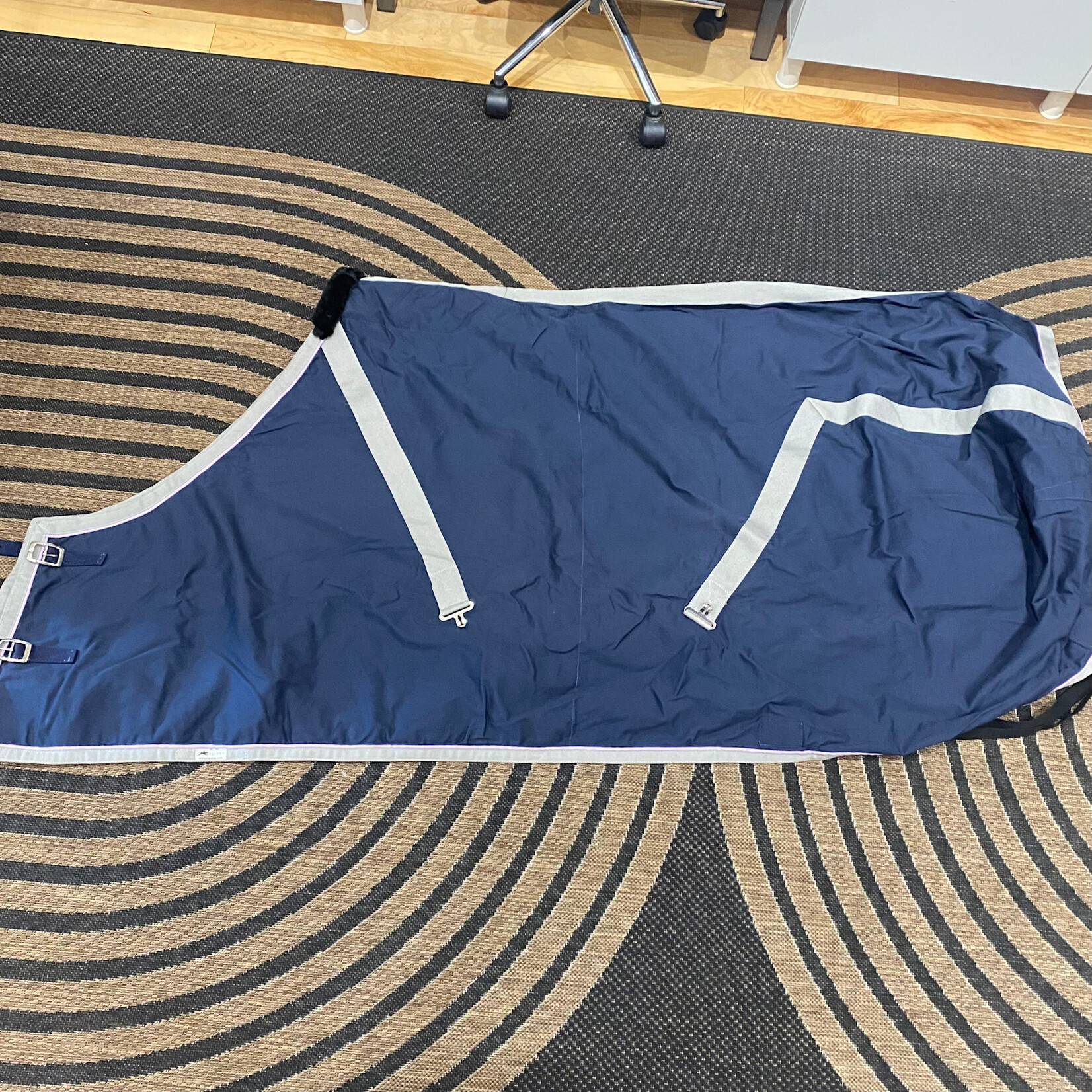 Equitex Custom Equitex Day Sheet Twill, features include, faux beaver fur at the withers, two high bias surcingles, taffeta lined, double-faced shoulders, with detachable elastic leg straps - Captain Navy base w/ lavender pipping & cadet grey trim, size 82