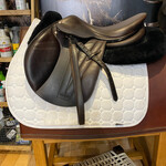 Butet #21 18707 Consigned Butet Jumping Saddle Premium, L (Semi-Flat Seat) 1.5L Flap, 17" Cachou w/ Black Patent seam, DF Integrated Panels, STD Tree, includes Butet cover & stirrup leathers