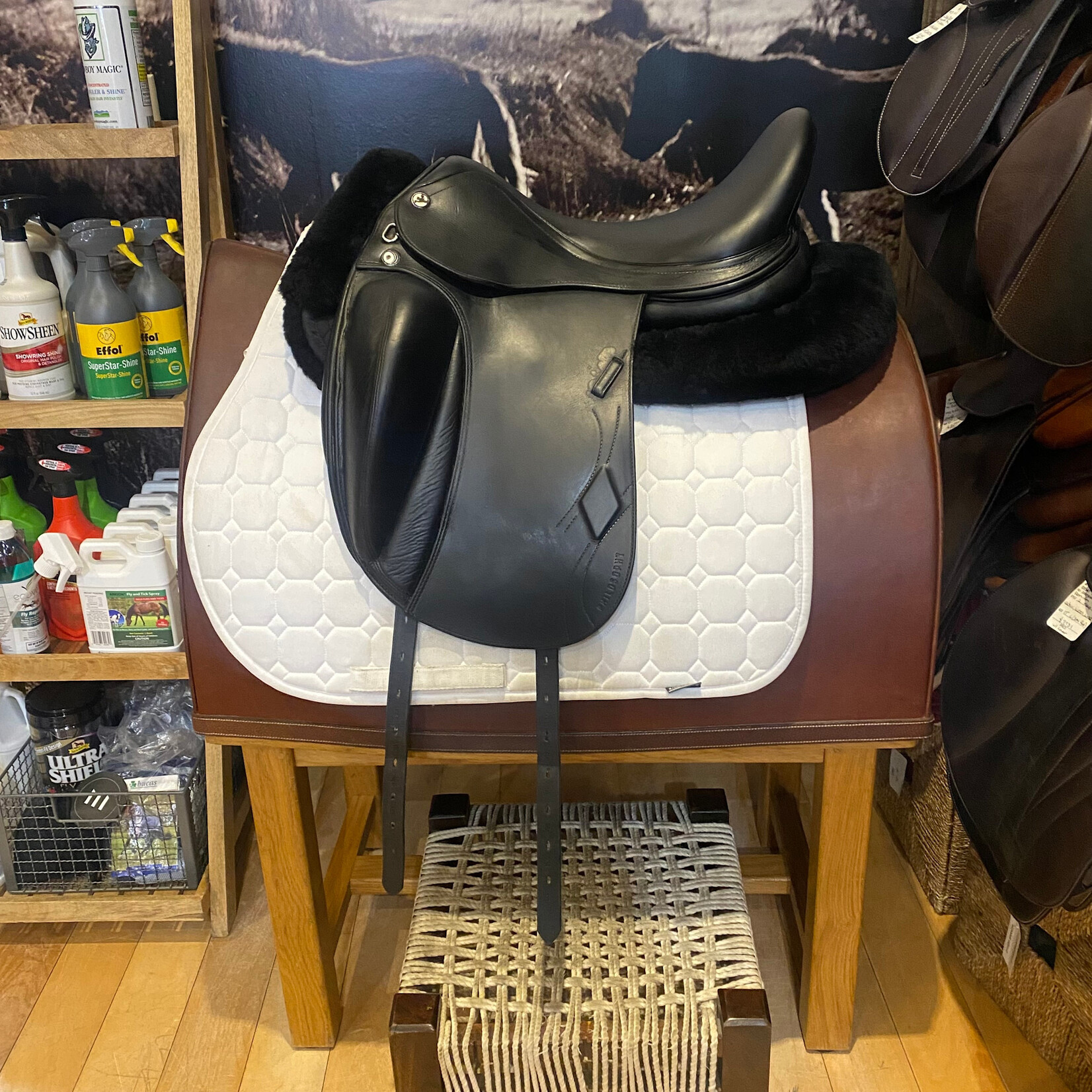 Prestige #0033 2021 Consigned Prestige Philosophy Monoflap Dressage Saddle, 17" seat, Medium tree, includes cover