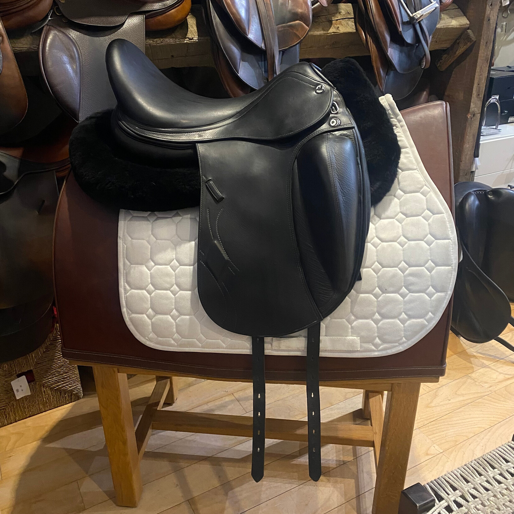 Prestige #0033 2021 Consigned Prestige Philosophy Monoflap Dressage Saddle, 17" seat, Medium tree, includes cover