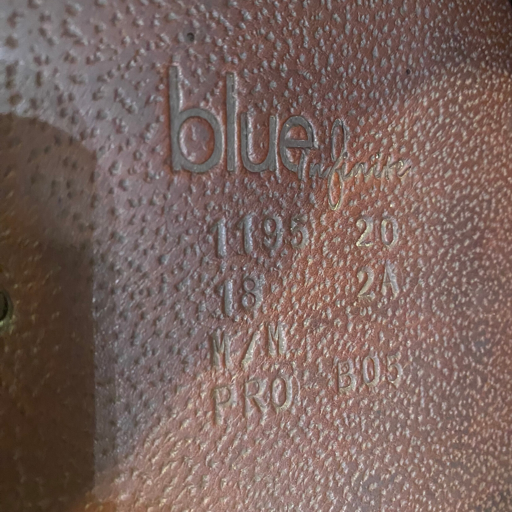 Voltaire #1195 20 Consigned Voltaire Blue Infinite Jumping Saddle, 18", 2A flap, PRO Panels, B05 Panel, STD, comes with Voltaire Cover