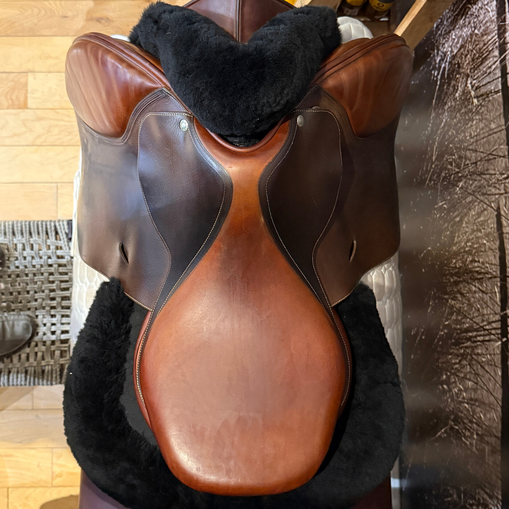 Butet #391 10 Consigned Butet Jumping Saddle Grained, 17” P (Flat) seat, 2 flap, STD Tree, Standard Panels, Gold
