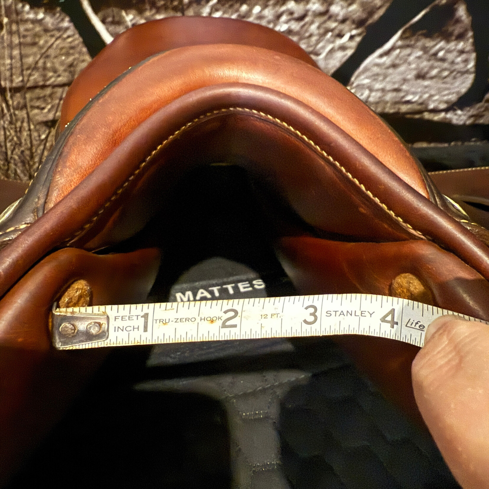 Butet #391 10 Consigned Butet Jumping Saddle Grained, 17” P (Flat) seat, 2 flap, STD Tree, Standard Panels, Gold