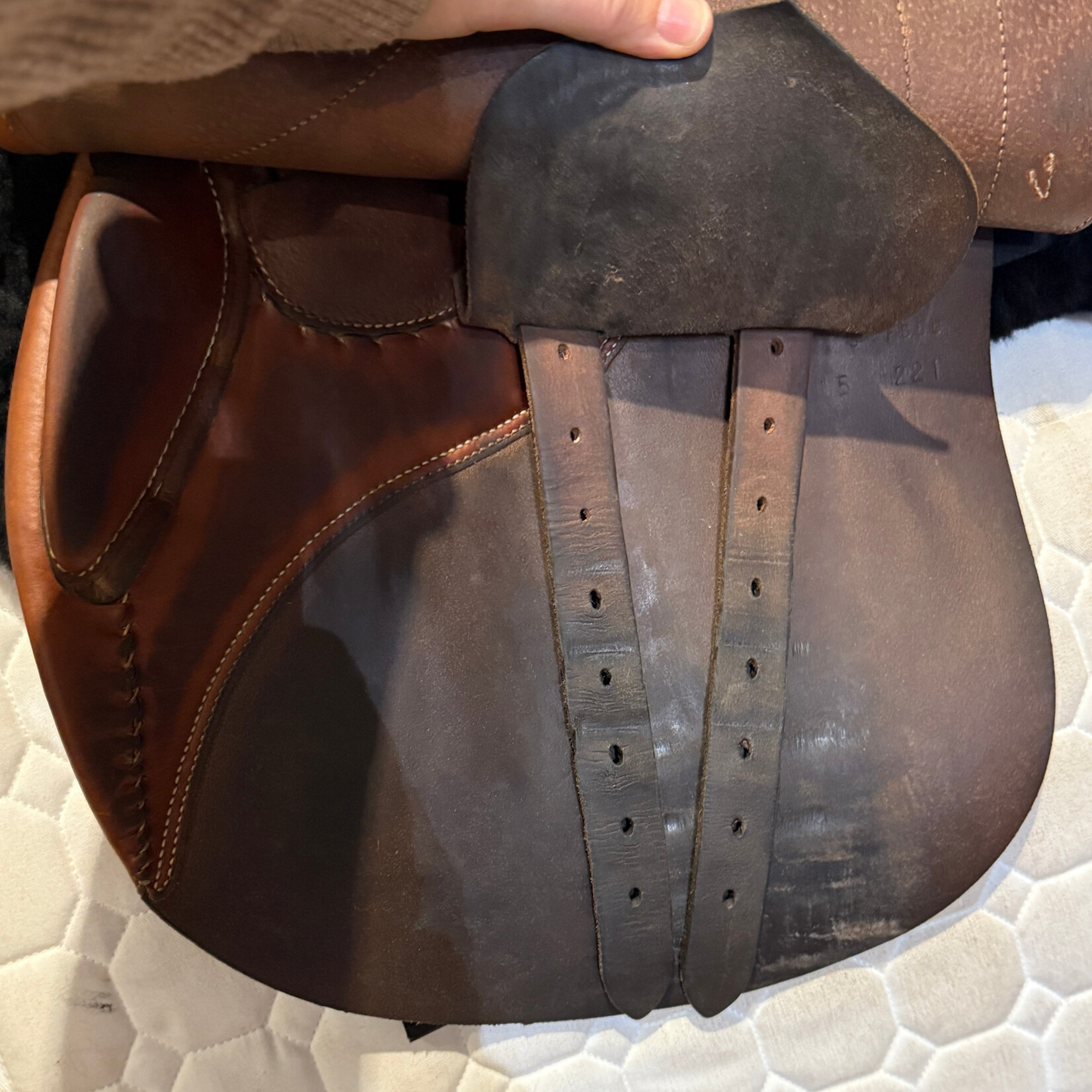 Butet #15 221 Consigned Butet Jumping Saddle Non-Integrated Premium, L (Semi-Flat) 2 Flap 17" Gold , Front Std Blocks, MOU Memory Foam Panels, STD TREE, no cover