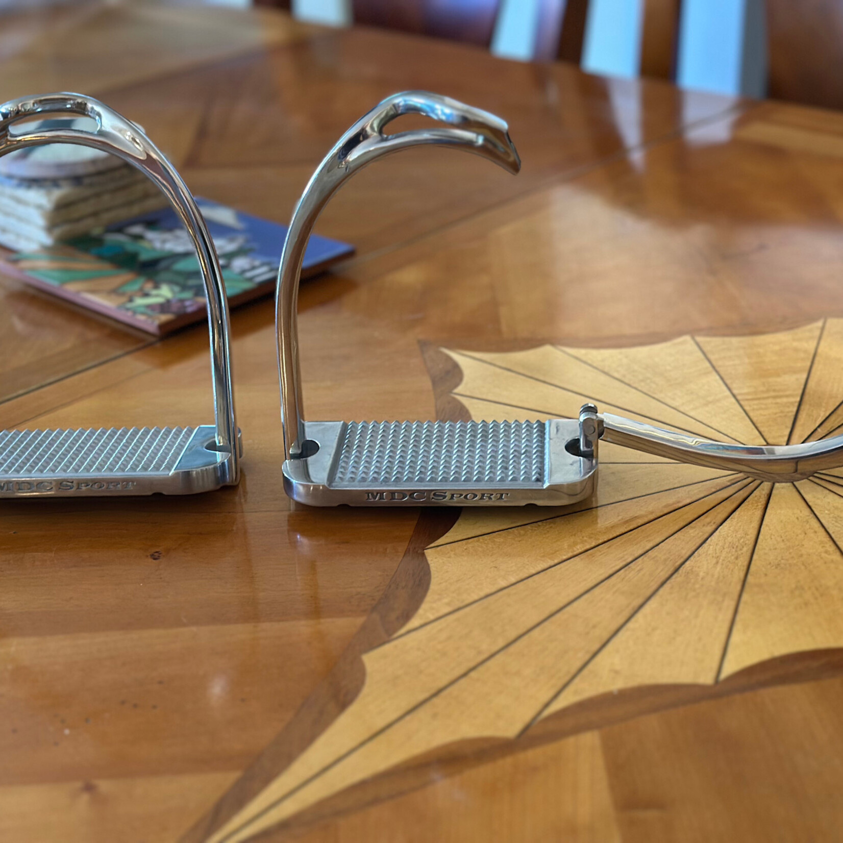 MDC NEW MDC ’S’ Super Safety Stirrup with Patented ’S’ Technology Top 45 degrees, Traditional Sides with Safety Release, Wide Aluminum Treads