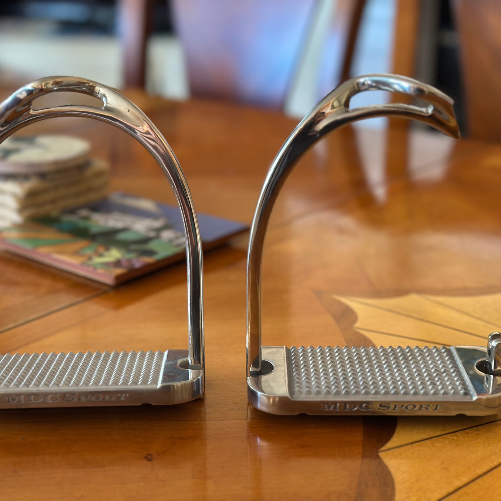 MDC NEW MDC ’S’ Super Safety Stirrup with Patented ’S’ Technology Top 45 degrees, Traditional Sides with Safety Release, Wide Aluminum Treads