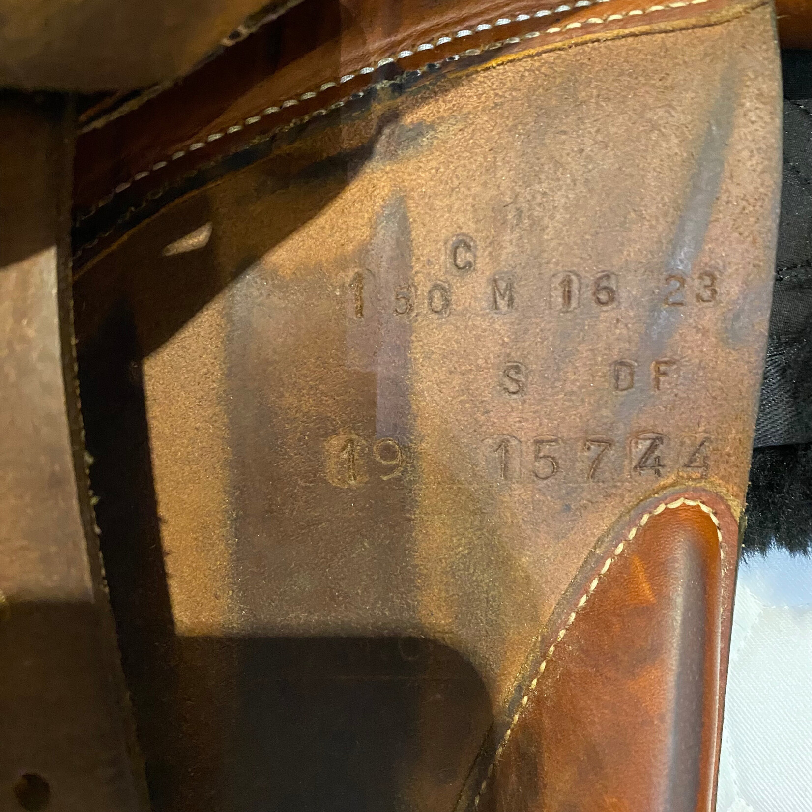 Butet #19 15744 Consigned Butet Jumping Saddle Integrated Premium, M (Medium Deep Seat), Gold 16" 1.5C (short) Flap, STD Tree w/ Cover