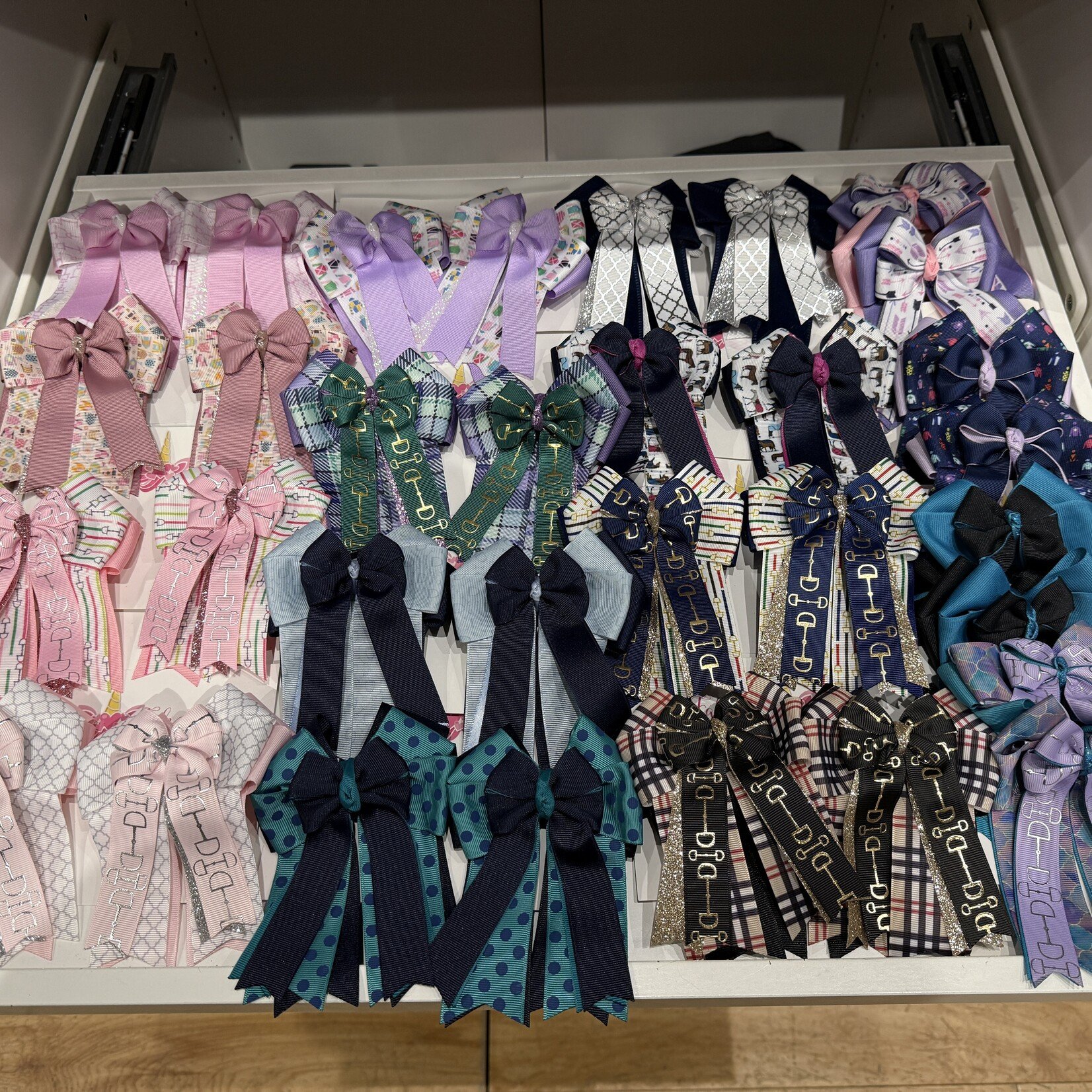 Fabby Fab Fabby Fab Show Bows