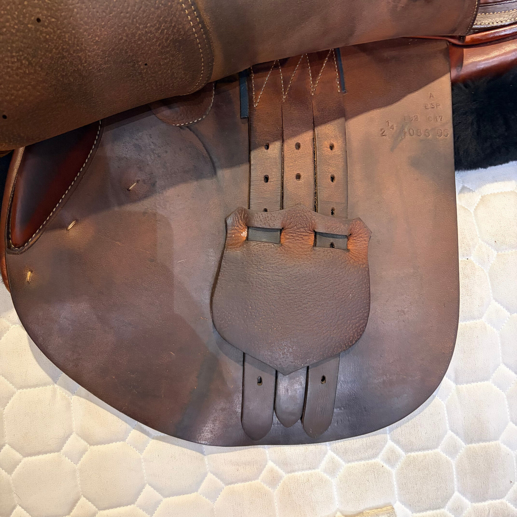 Butet #06 1086 Consigned Butet Jumping Saddle, Grained, 17" C (Deep Seat), 2.25 Flap, WIDE TREE, A & ESP Panels, Gold