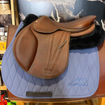 Butet #21 19258 Demo Butet Jumping Saddle Integrated Premium, 18", P (Flat) Seat, 2.25 Flap, Gold, STD tree, includes Butet Cover