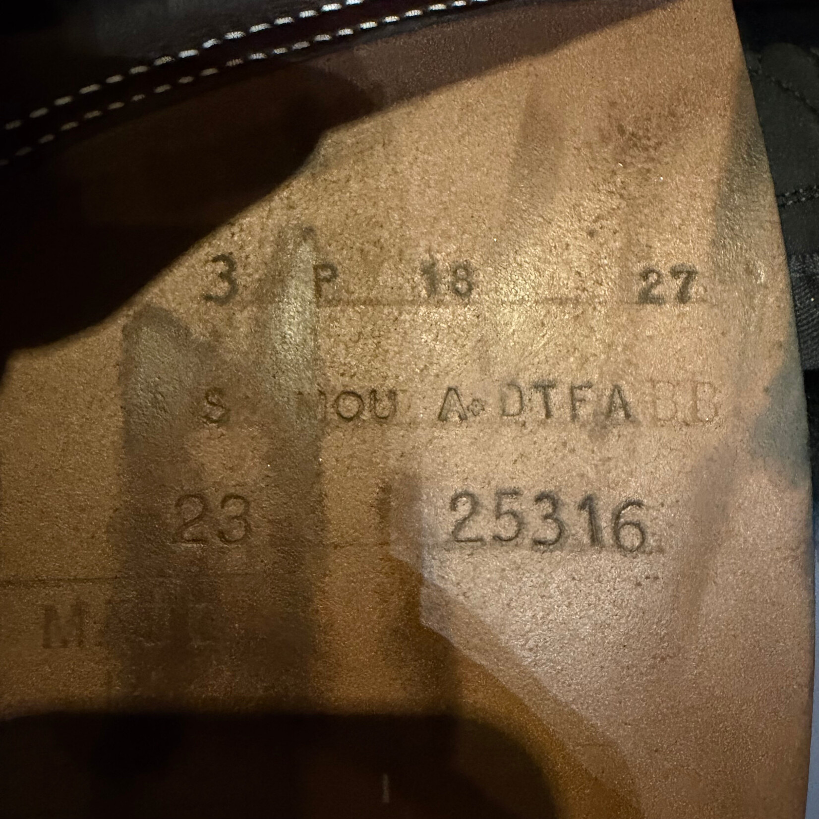 Butet #23 25316 Demo Butet Jumping Saddle Non Integrated Premium, 18", P (Flat) Seat, 3 Flap, Cachou, STD tree, A+ DTFA Panels, Includes Butet Cover