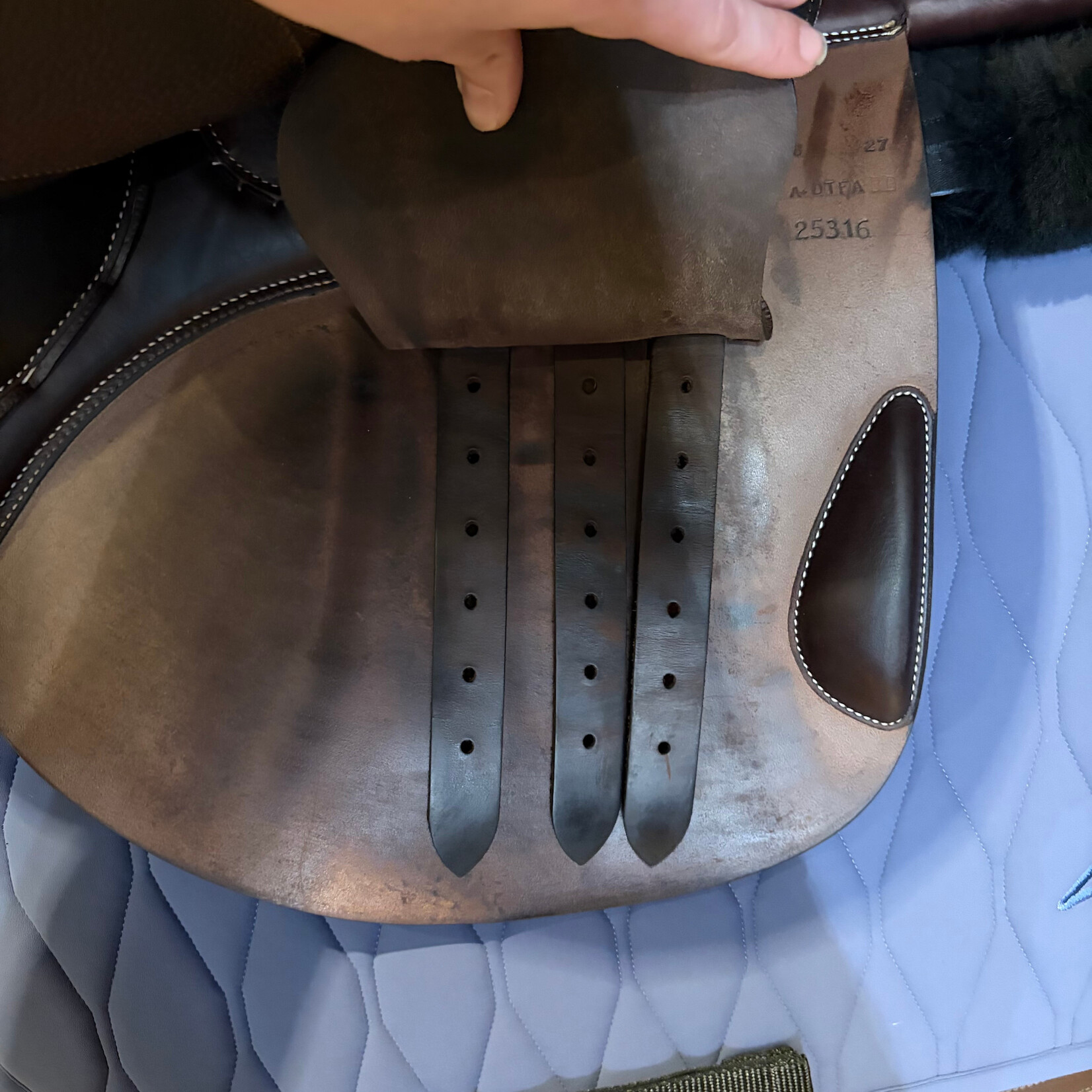 Butet #23 25316 Demo Butet Jumping Saddle Non Integrated Premium, 18", P (Flat) Seat, 3 Flap, Cachou, STD tree, A+ DTFA Panels, Includes Butet Cover