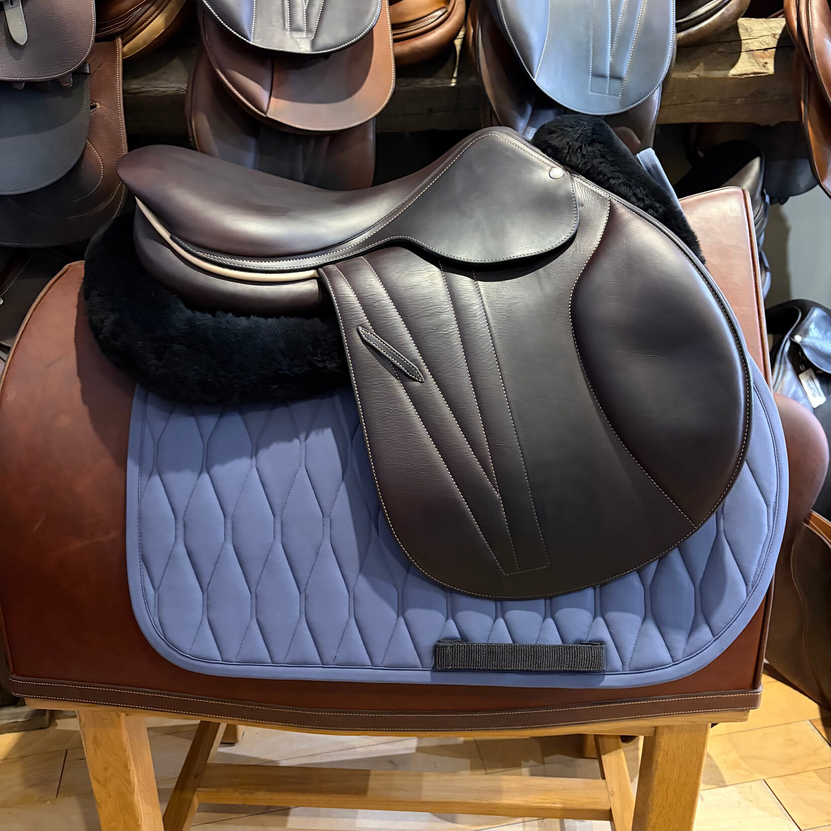 Butet #23 25316 Demo Butet Jumping Saddle Non Integrated Premium, 18", P (Flat) Seat, 3 Flap, Cachou, STD tree, A+ DTFA Panels, Includes Butet Cover