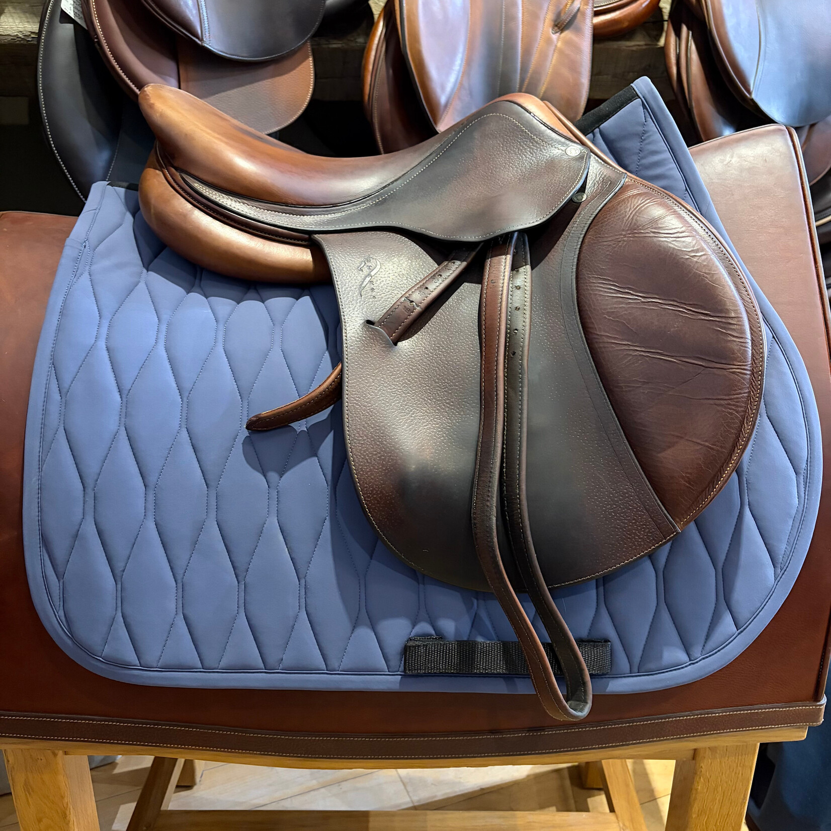 antares #09 1466 Consigned Antares Jumping Saddle, 17" SC (half-deep seat), 2N Flap, L Tree (WIDE), includes Antares Cover & Stirrup Leathers