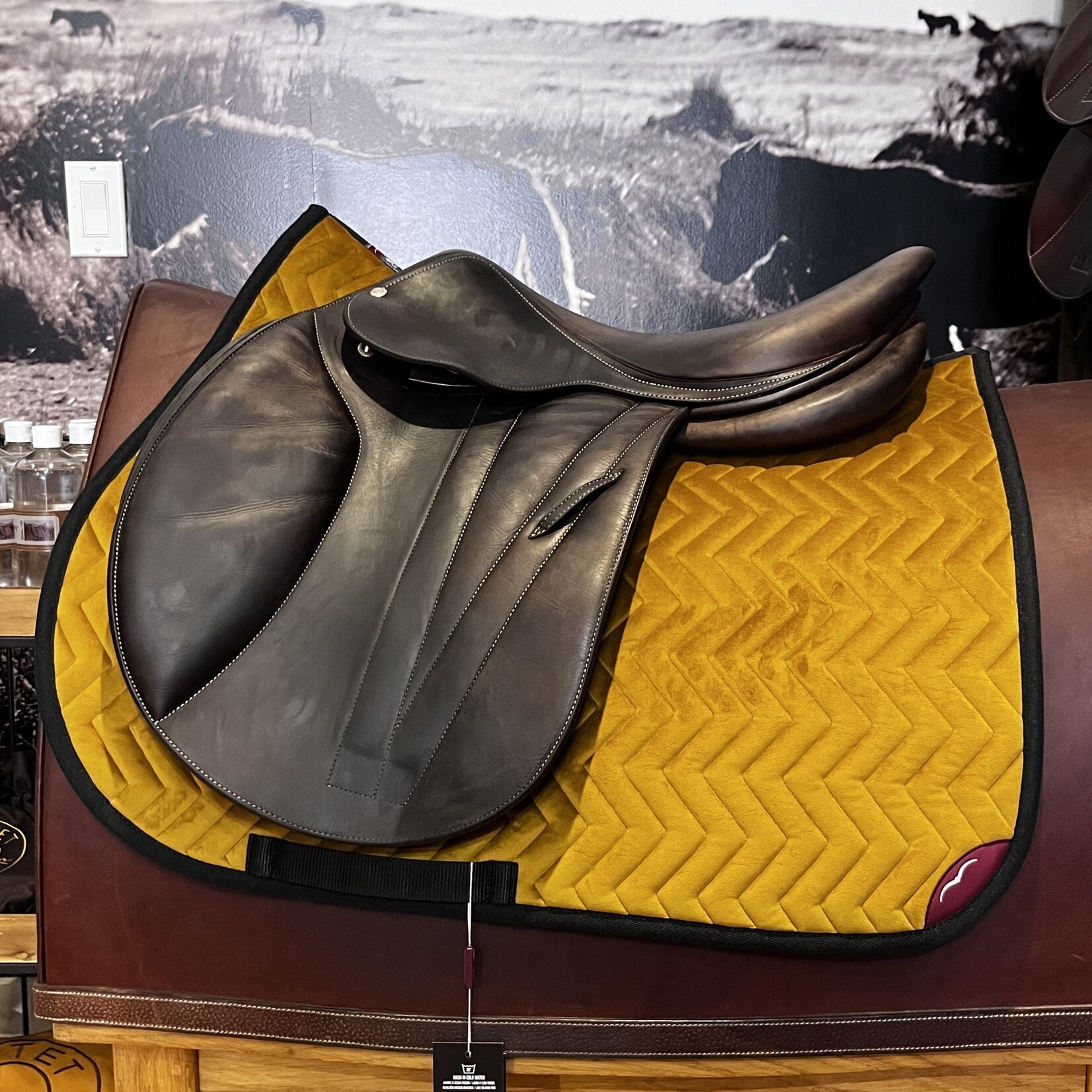 Butet #20 17578 Consigned Butet, Premium, 17" L (Semi Flat Seat), 2L (long) Flap, FBGT Panel, STD TREE, Cachou, includes cover