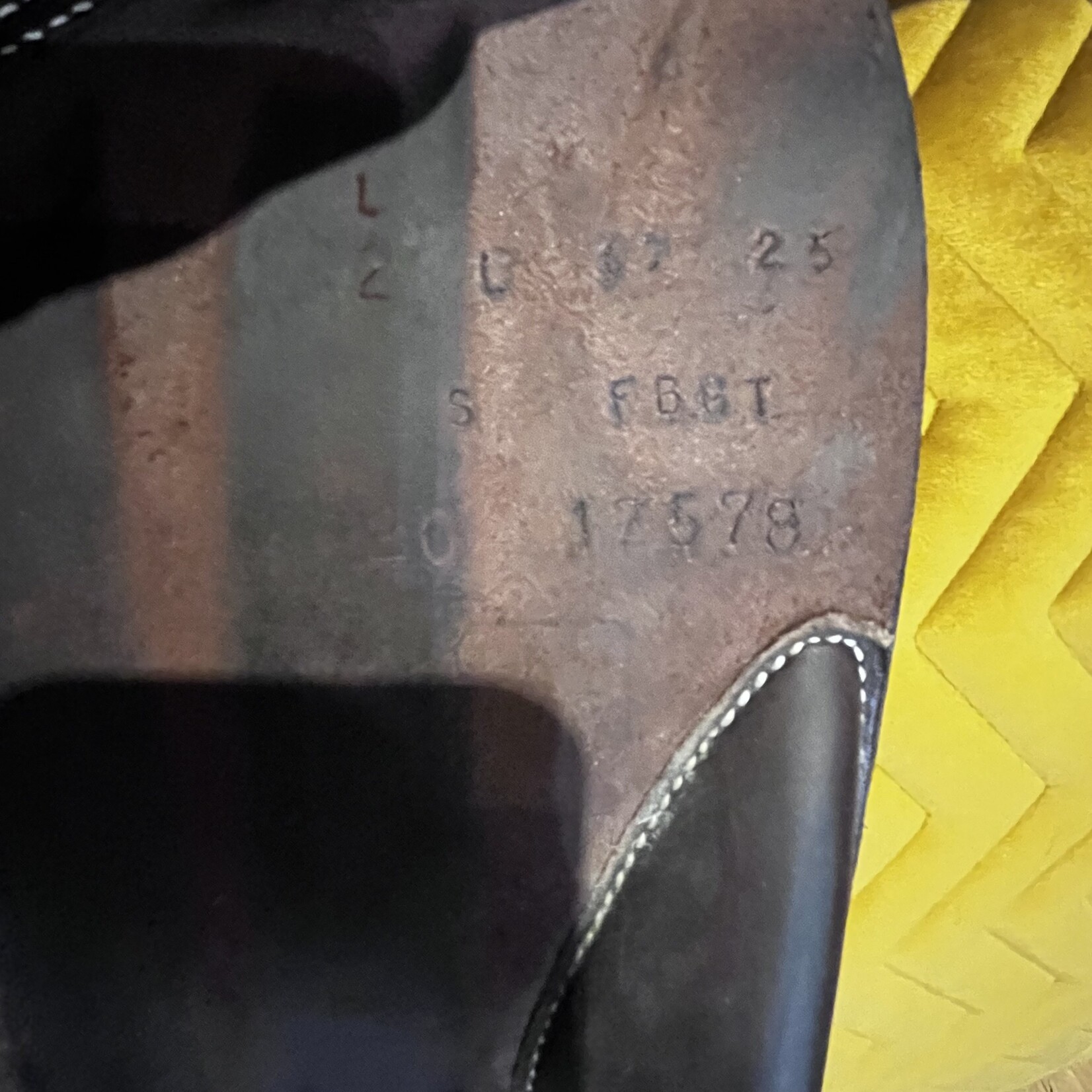 Butet #20 17578 Consigned Butet, Premium, 17" L (Semi Flat Seat), 2L (long) Flap, FBGT Panel, STD TREE, Cachou, includes cover