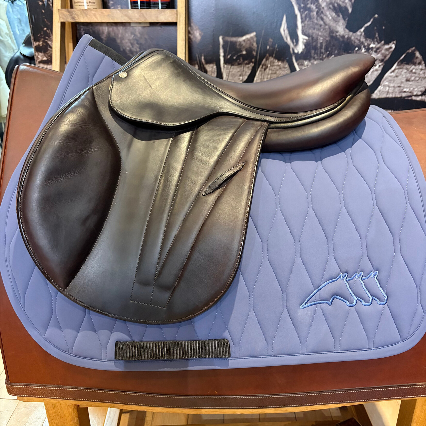 Butet #25 29274 Demo Butet Jumping Saddle Integrated Premium, 16.5", P (Flat) Seat, 2. Flap, D E- F A Panels, Cachou, WIDE tree, includes Butet Cover