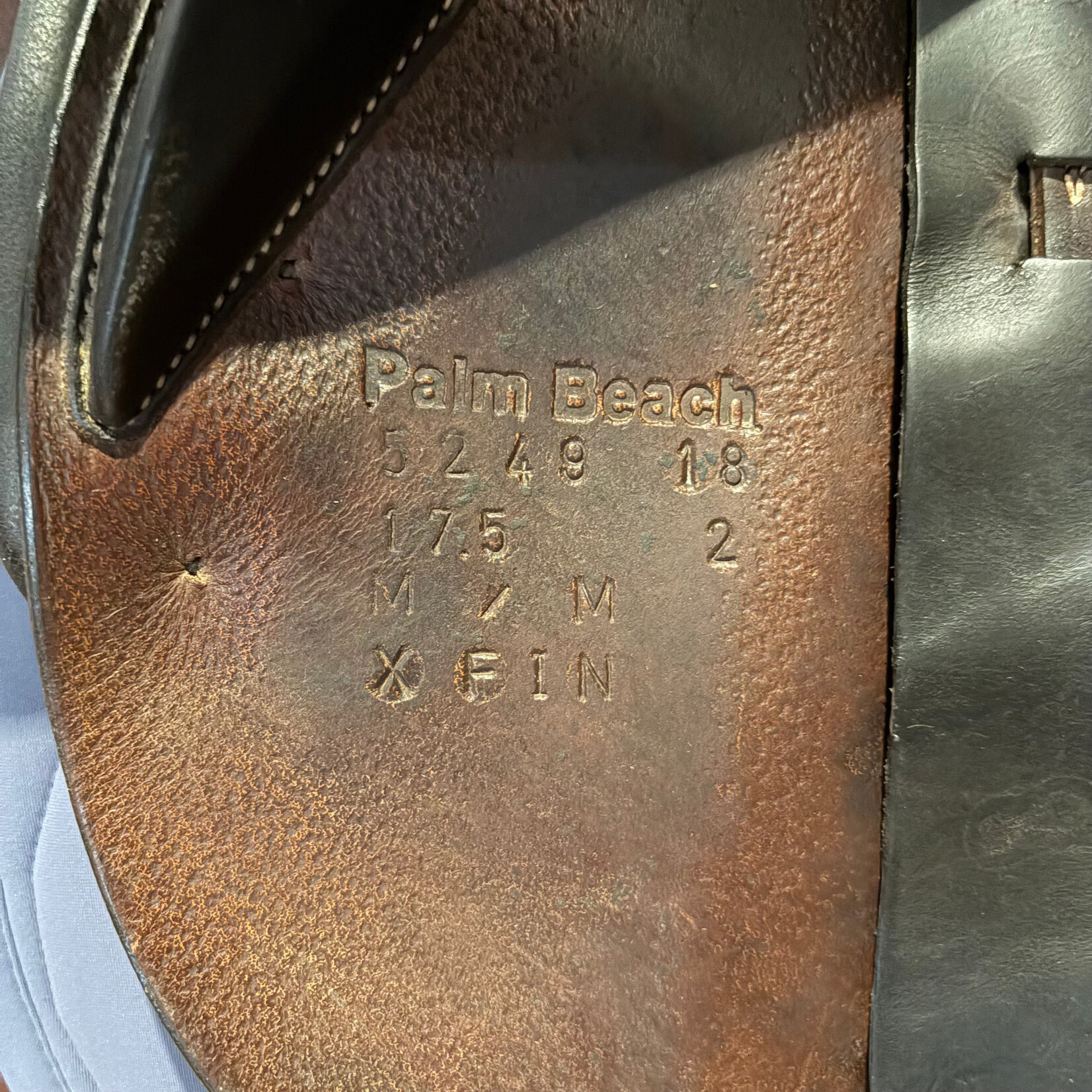 Voltaire #5249 18 Consigned Voltaire Jumping Palm Beach, 17.5”, 2 flap, X FIN Panels, Medium tree,  includes Voltaire cover