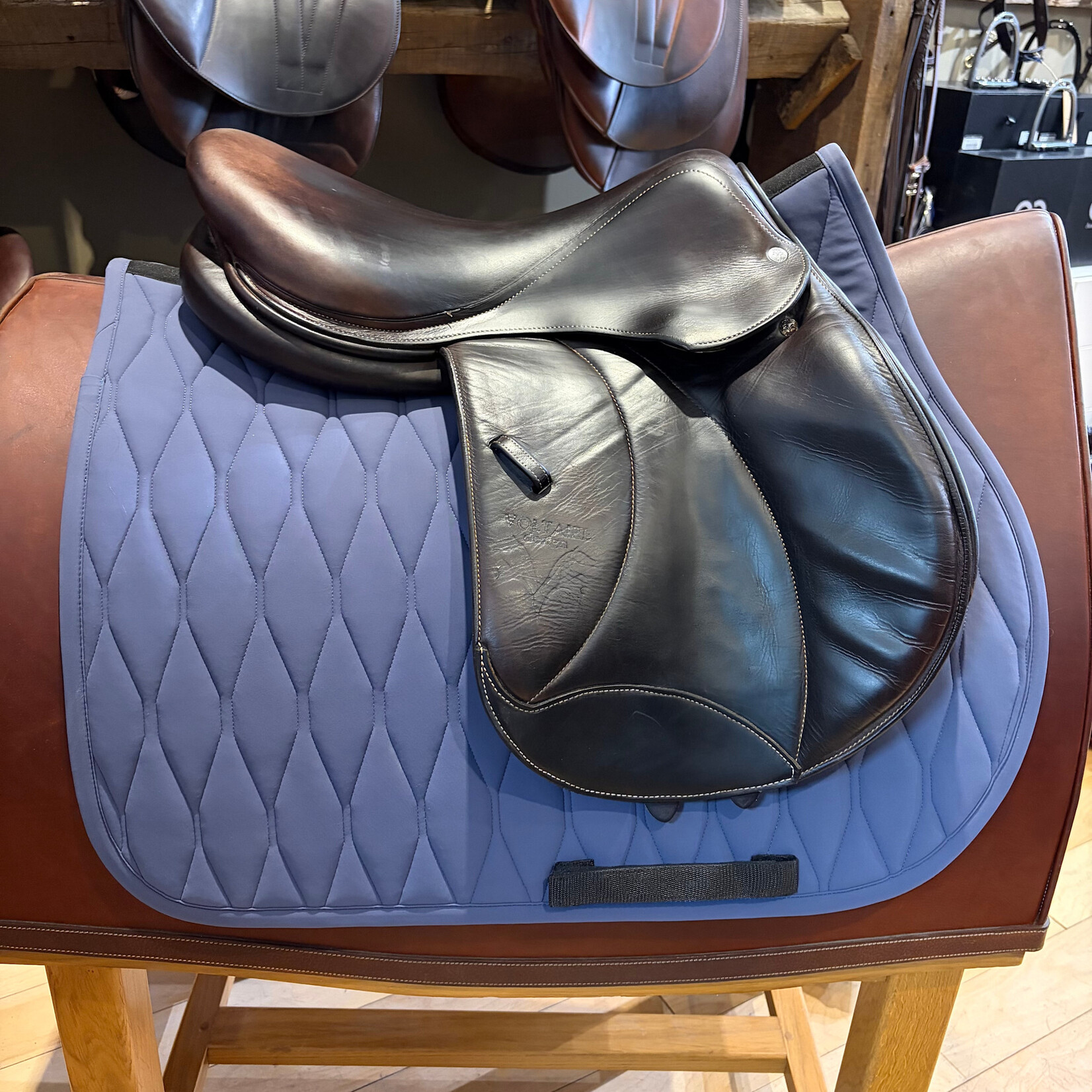 Voltaire #5249 18 Consigned Voltaire Jumping Palm Beach, 17.5”, 2 flap, X FIN Panels, Medium tree,  includes Voltaire cover