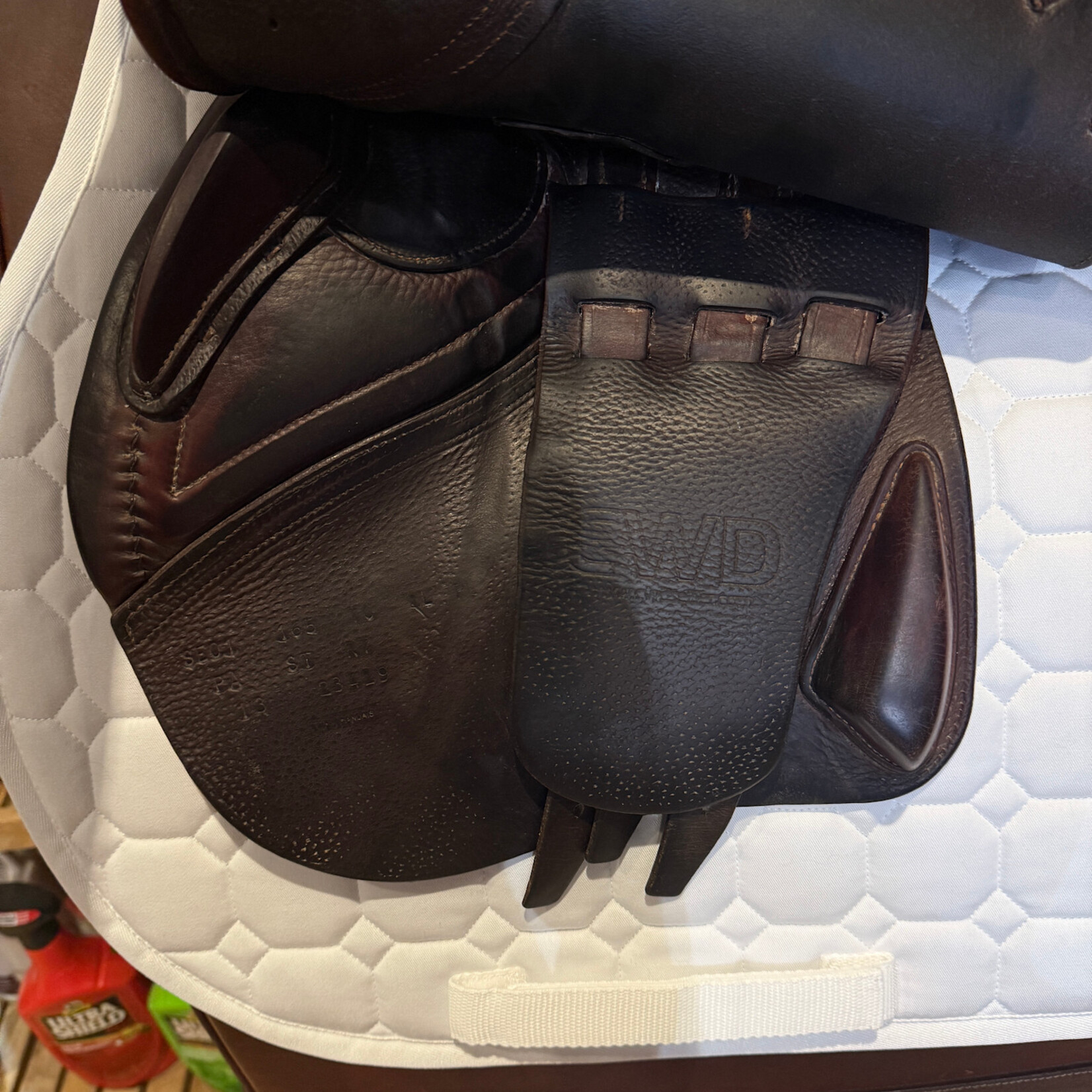 CWD #13 23429 Consigned CWD SE01 Saddle 16.5" TC Seat (Flat) 2L Flap, PA (less fill) RT (cut back at shoulders), includes CWD cover
