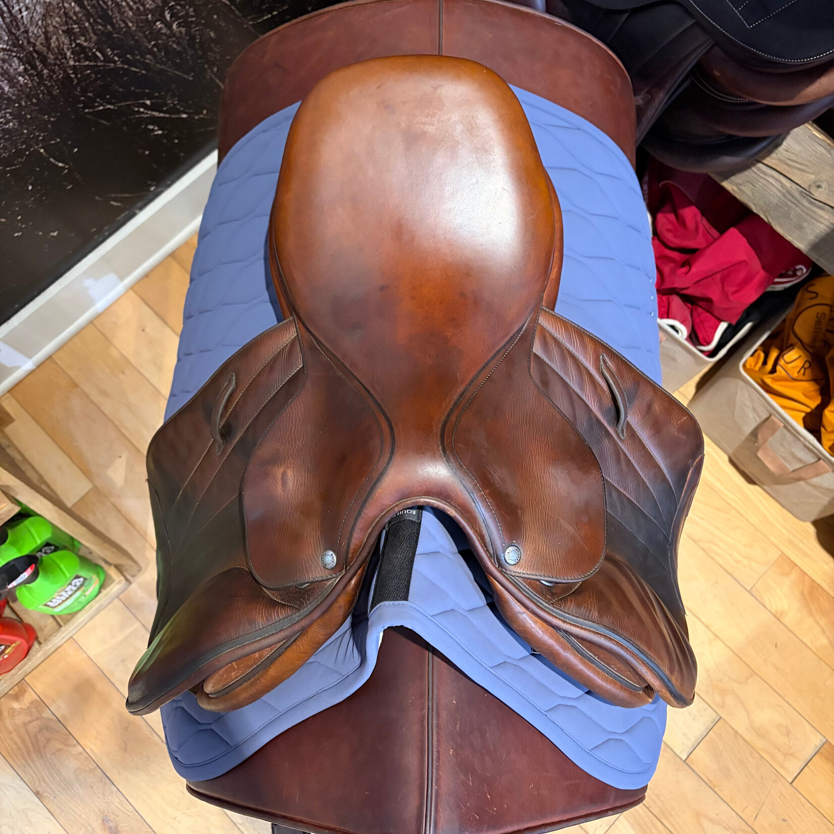Butet #15 362 Consigned Butet Jumping Saddle,  Integrated Premium, 16" P (Flat Seat), 1 Flap, STD TREE, BDFG Panels, Gold, includes Butet cover