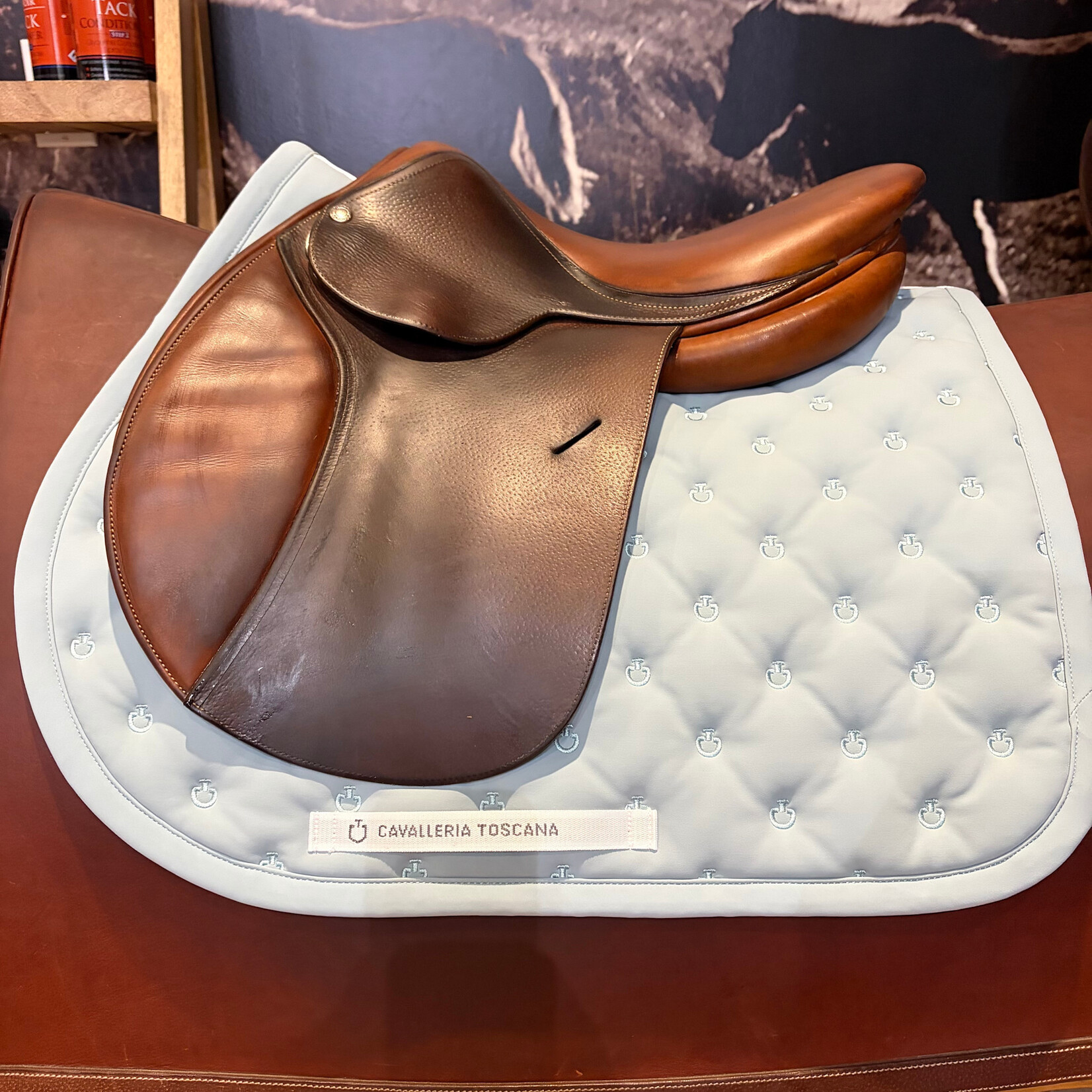Butet #13 1205 Consigned Baby Butet Jumping Saddle Grained, 14.5” Seat, BB2, 0 Flap, A Panel, Gold, STD tree