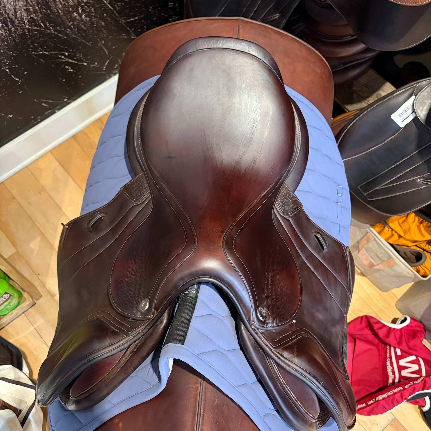 CWD #20 81349 Consigned CWD 2GS Hunter Mademoiselle Saddle Dynamick (flexible) injected carbon-Kevlar tree 17.5", 2CH Flap, PA & RT Panels, includes CWD cover