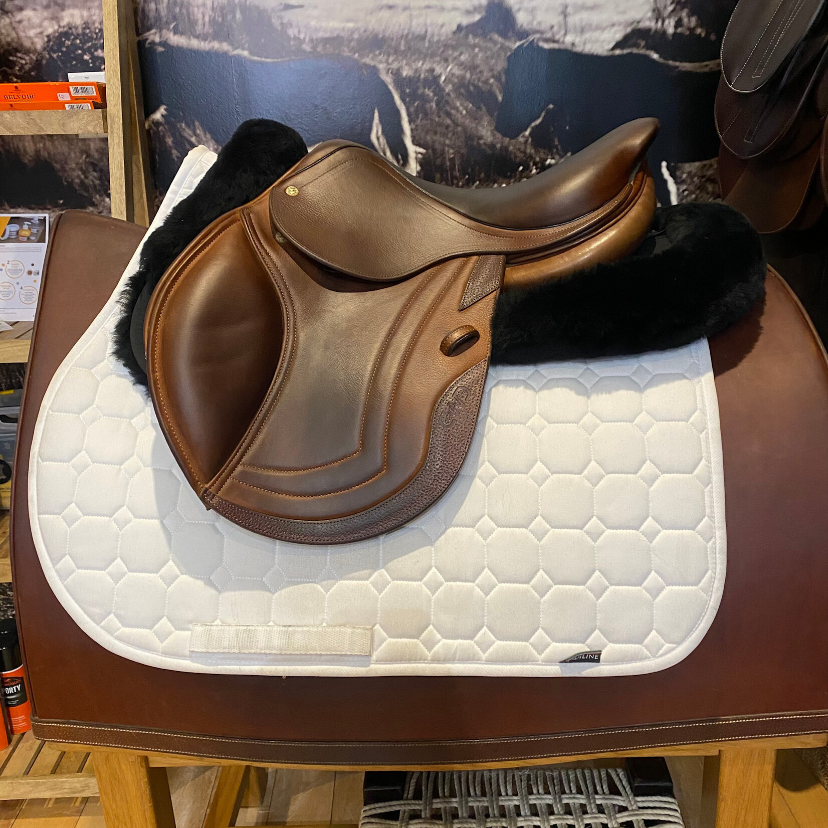 CWD #06 499 Consigned CWD SE01 Saddle 16.5" TC Seat (Flat) 1 Flap, PA (less fill), w/ CWD cover