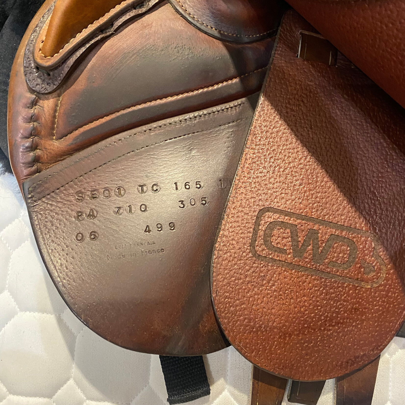 CWD #06 499 Consigned CWD SE01 Saddle 16.5" TC Seat (Flat) 1 Flap, PA (less fill), w/ CWD cover