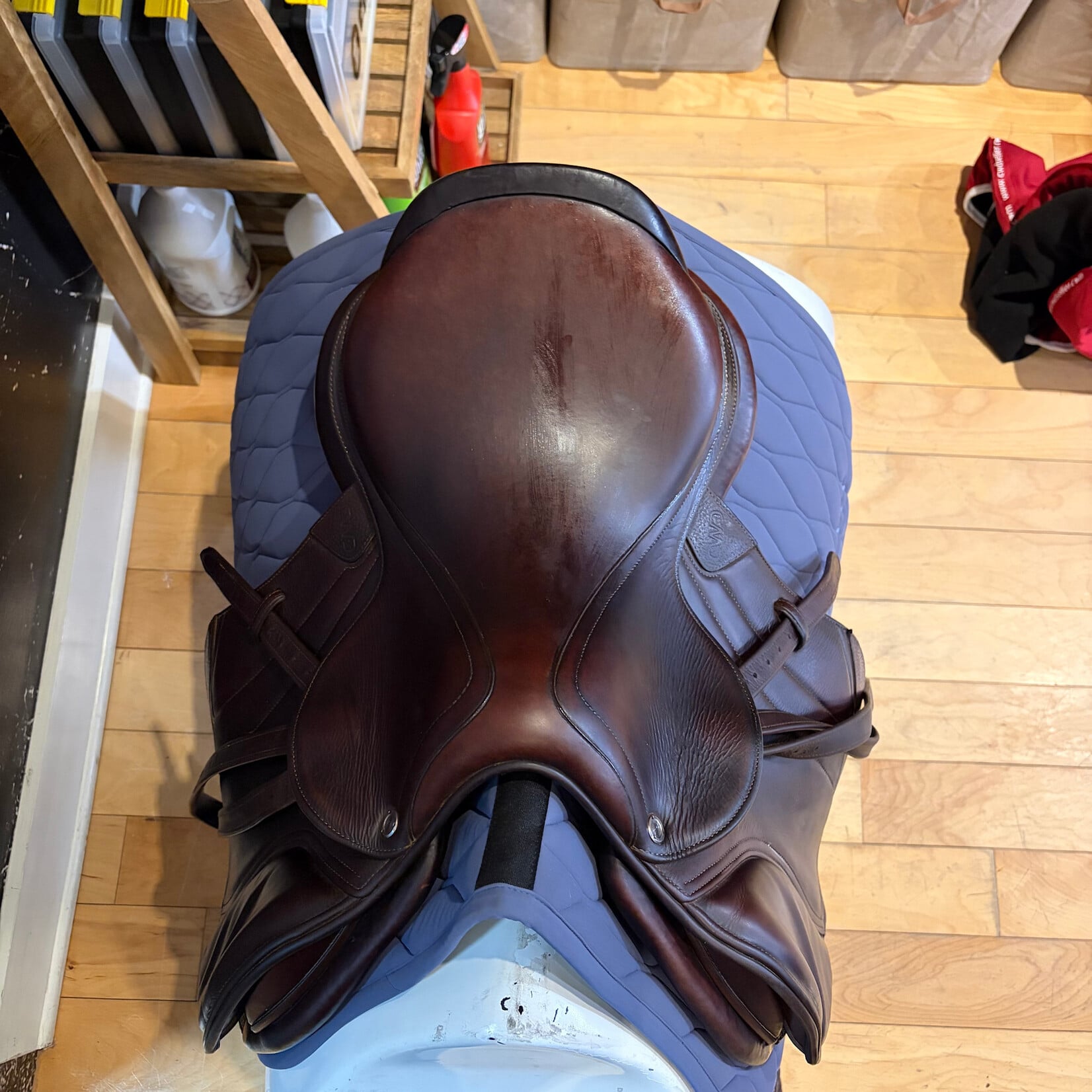CWD #22 96635 Consigned CWD 2GS Hunter Mademoiselle Saddle w/ Dynamick Tree 17",  2CH Flap, PA & RT+ Panels, STD Tree, Includes CWD Stirrup Leathers & CWD cover