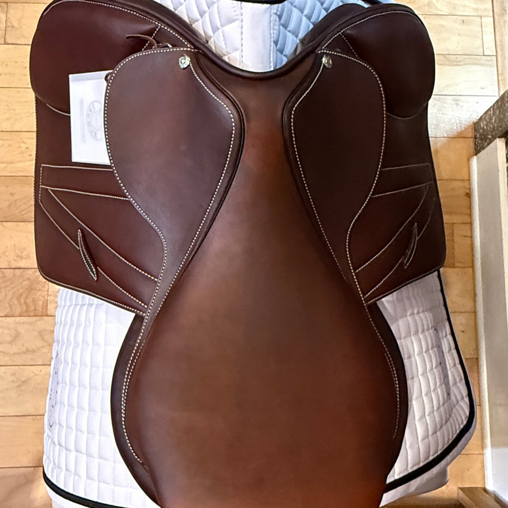Butet #26 31739 New 17.5" Butet Jumping Saddle, Non-Integrated Premium, P (flat seat), MOU Memory Foam Panels D+ E F A, Gold w/ White Stitching, STD Tree,  25mm Seat Width, STD Knee Blocks with Comfort Cutout, includes cover