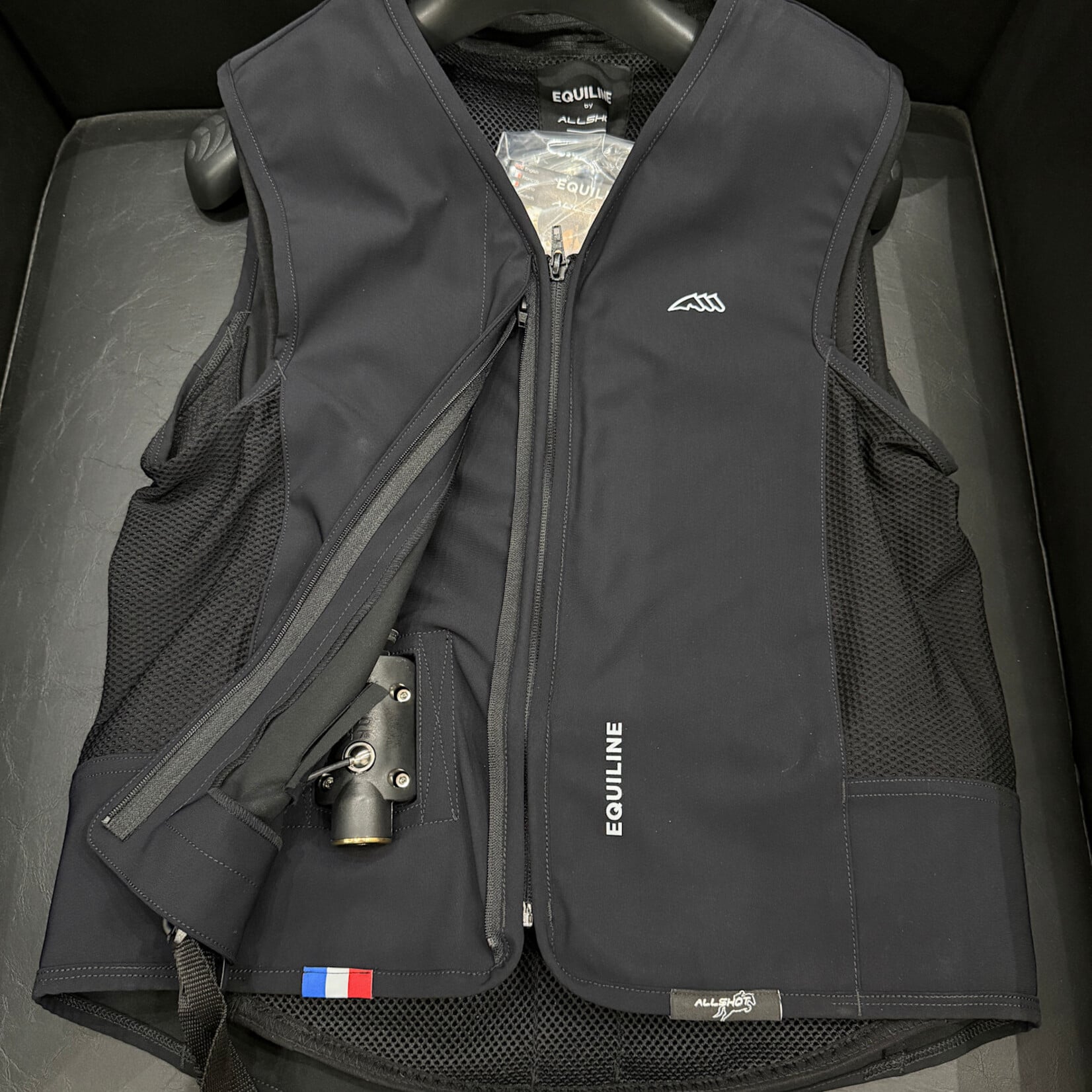 Equiline EC018- Equiline Aerix  Air Bag Vest - NEW Removable/Washable Cover - Includes 1 Cartridge