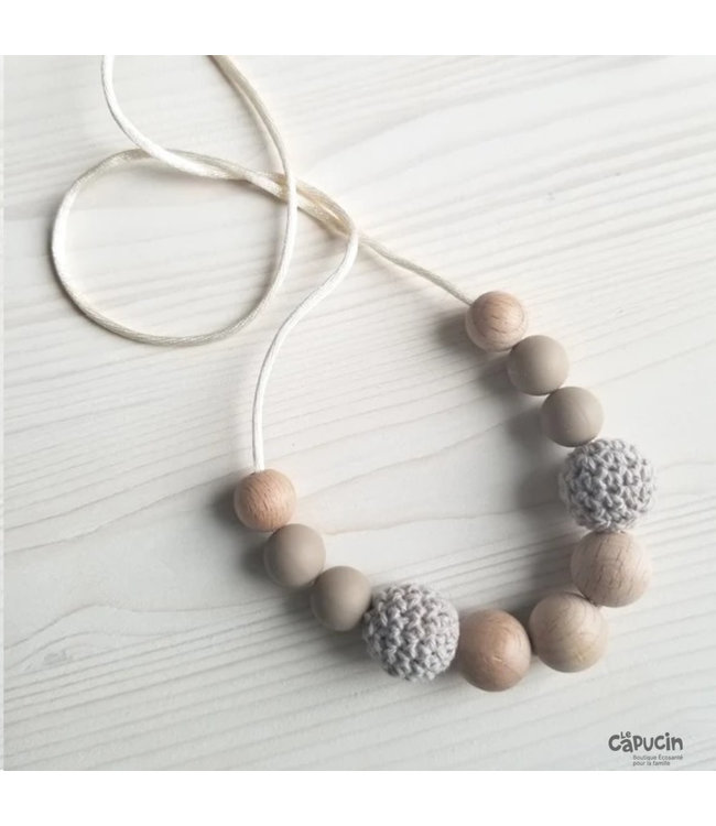 Créations Jade Baby Carrying and Nursing Necklace | Soft Wool | Cappucino