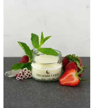 L'attrape Luciole Candle - Strawberry, rhubarb and mint - by L'Attrape Luciole - 500 ml