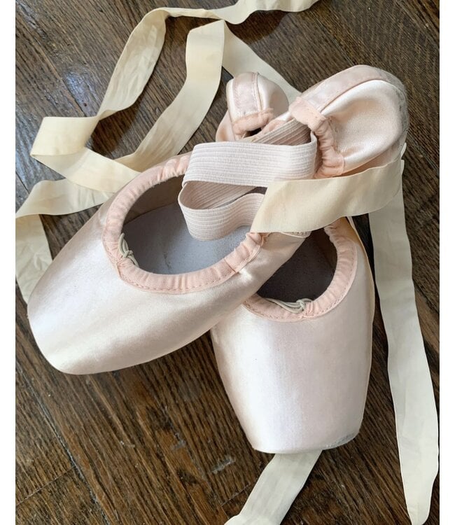 Pointe Shoe Sewing