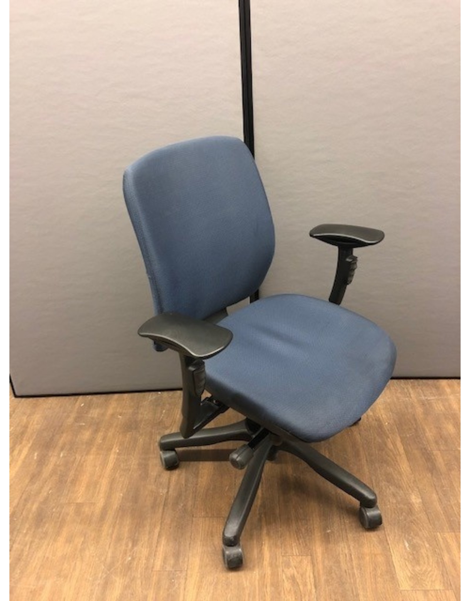 Used Teknion Amicus Task Chair with Extra Features