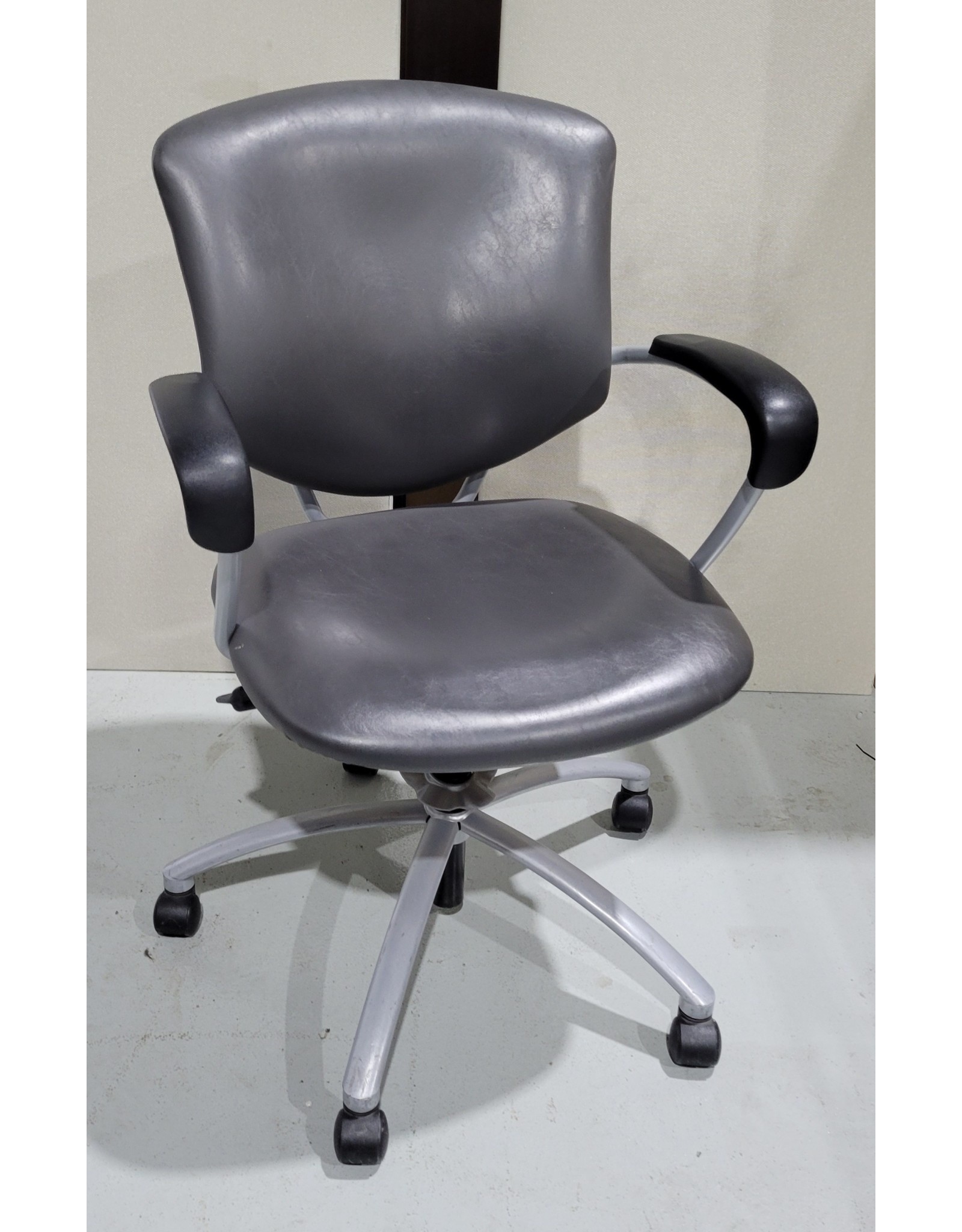 Supra Chair, Leather Graphite