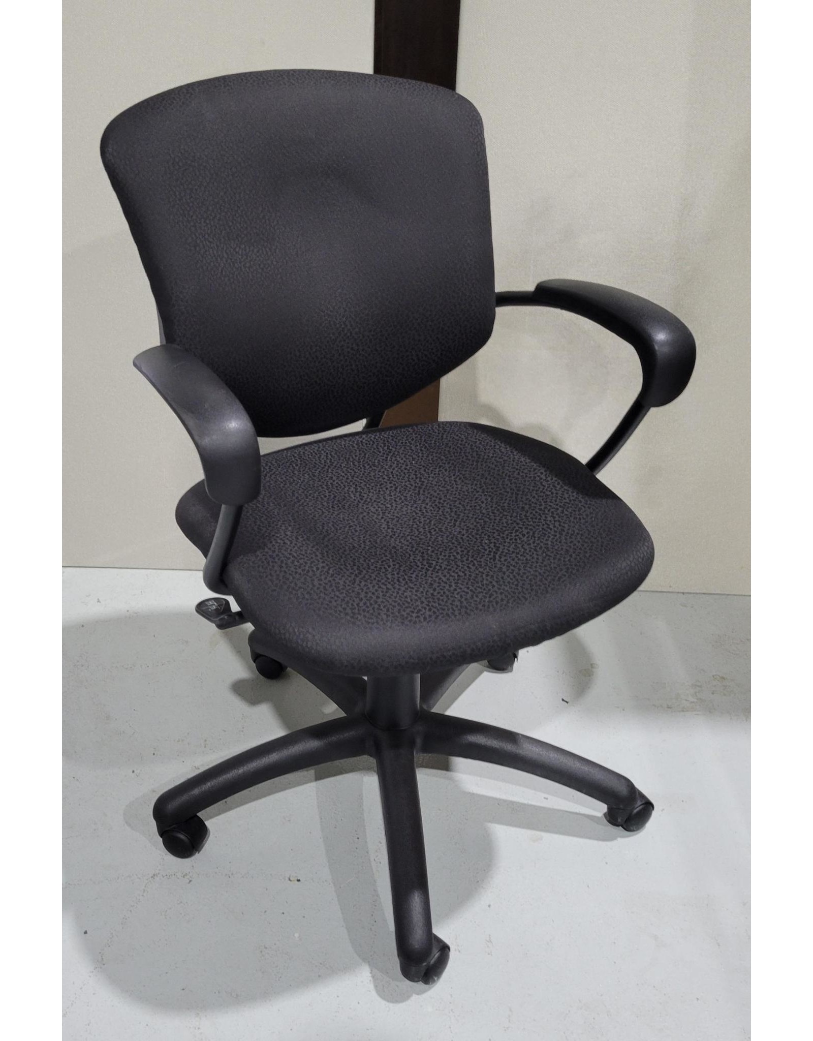 Supra Chair, Black Fabric