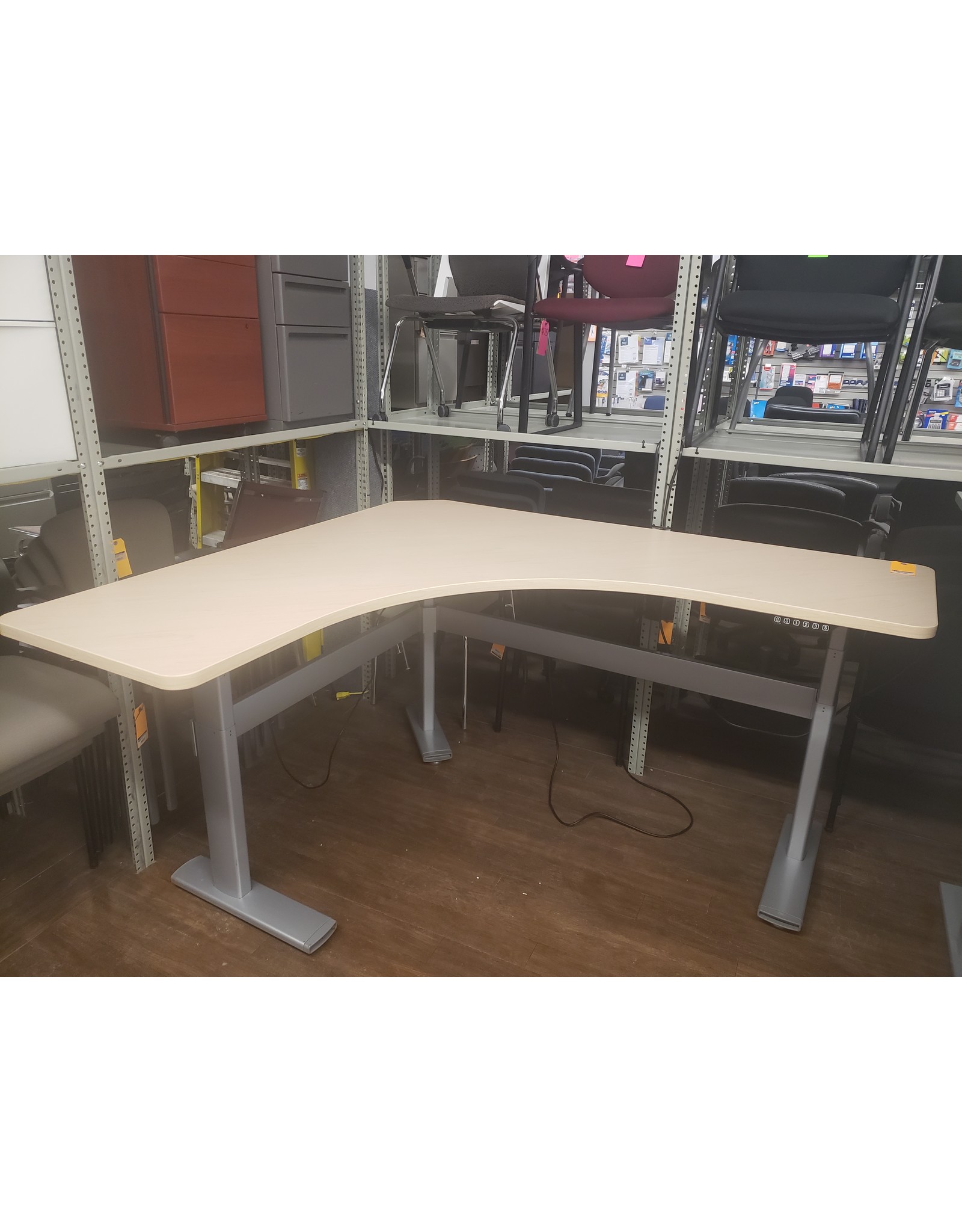 Pre-Owned Steelcase 6X5 Electronic Height Adjustable desk