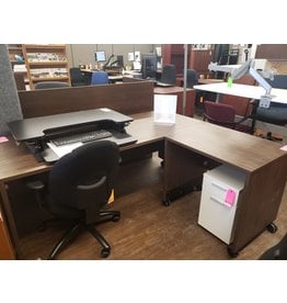 L-Shape desk on castors- walnut