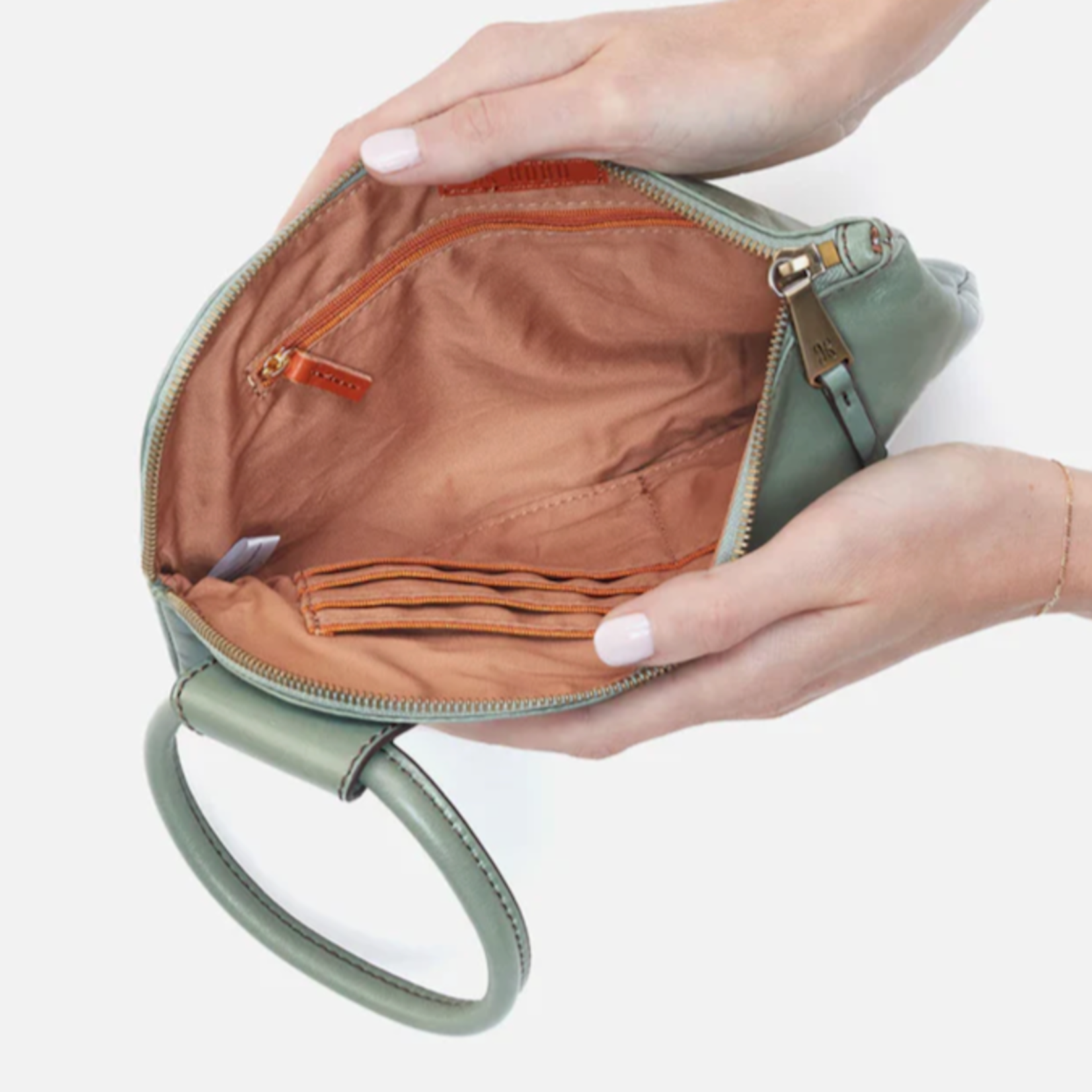 HOBO HOBO - Sable Wristlet Jade Polished Leather
