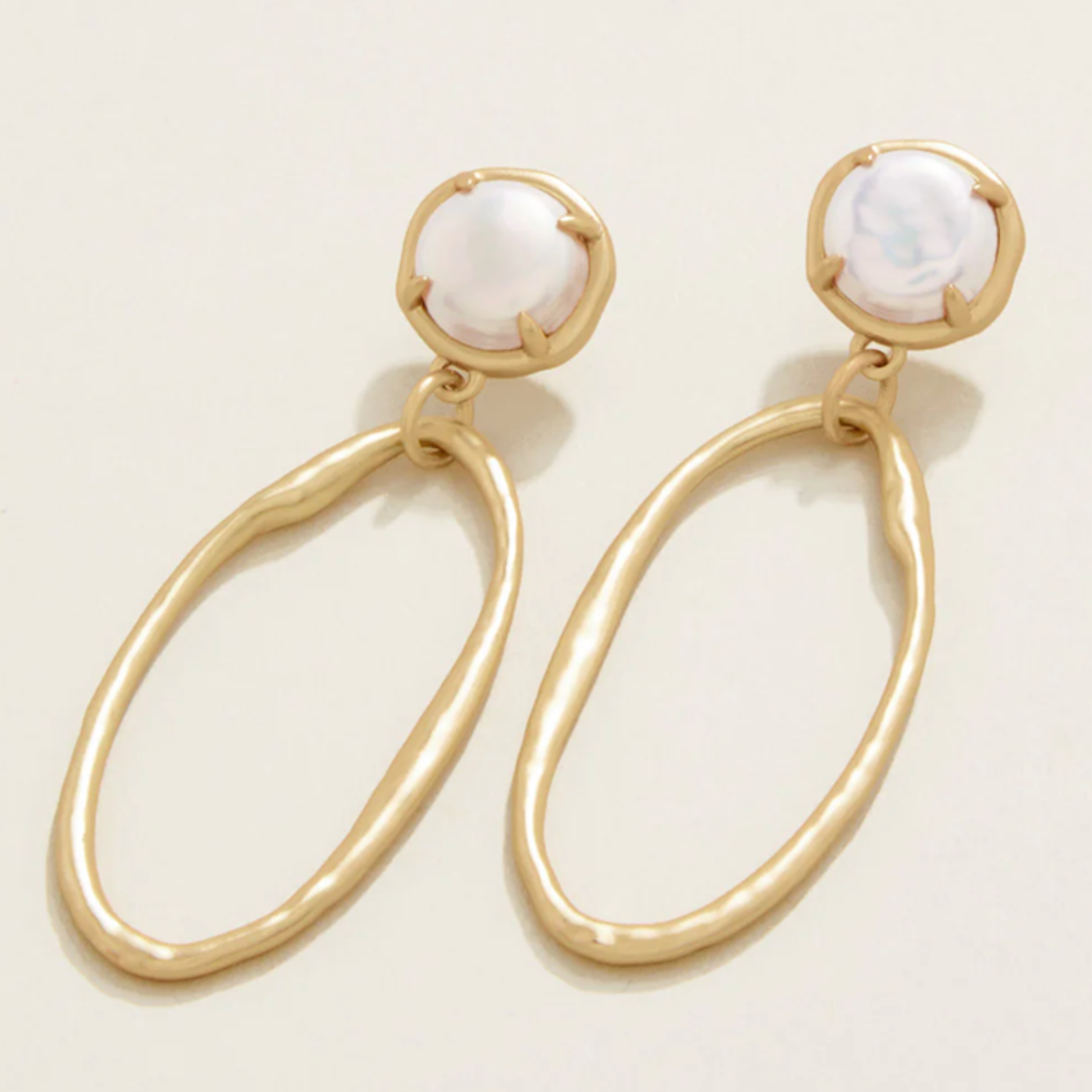River Club Earrings - Pearl