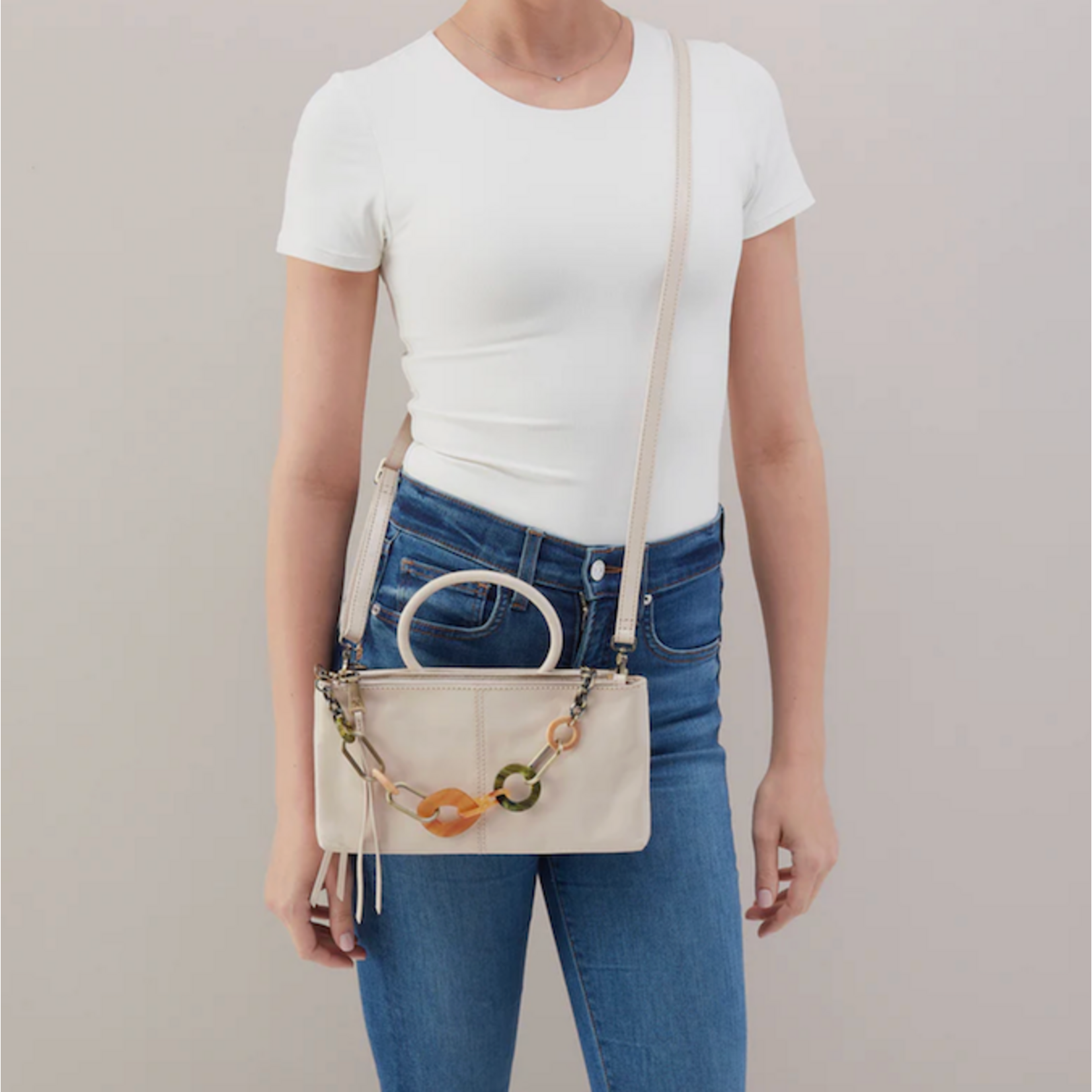 HOBO HOBO - Sable Crossbody with Charm Pale Flax Polished Leather